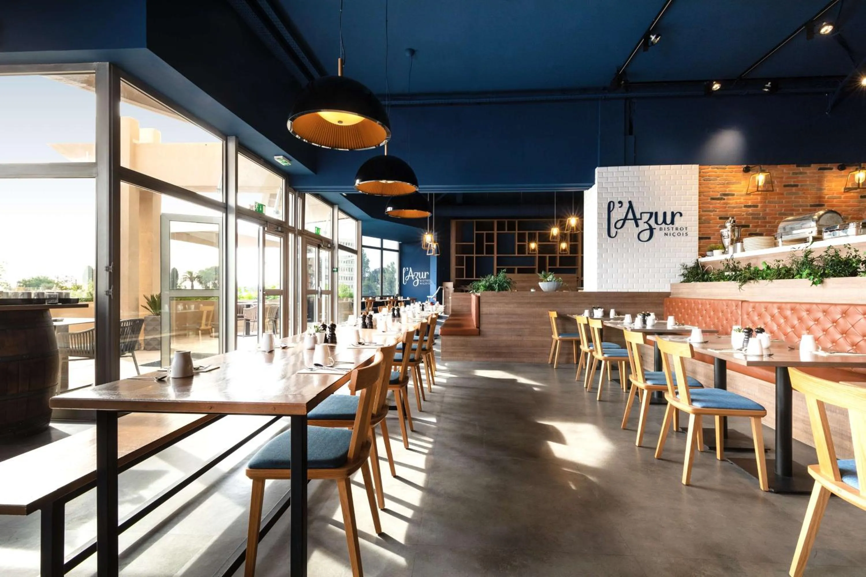 Restaurant/places to eat in Radisson Hotel Nice Airport