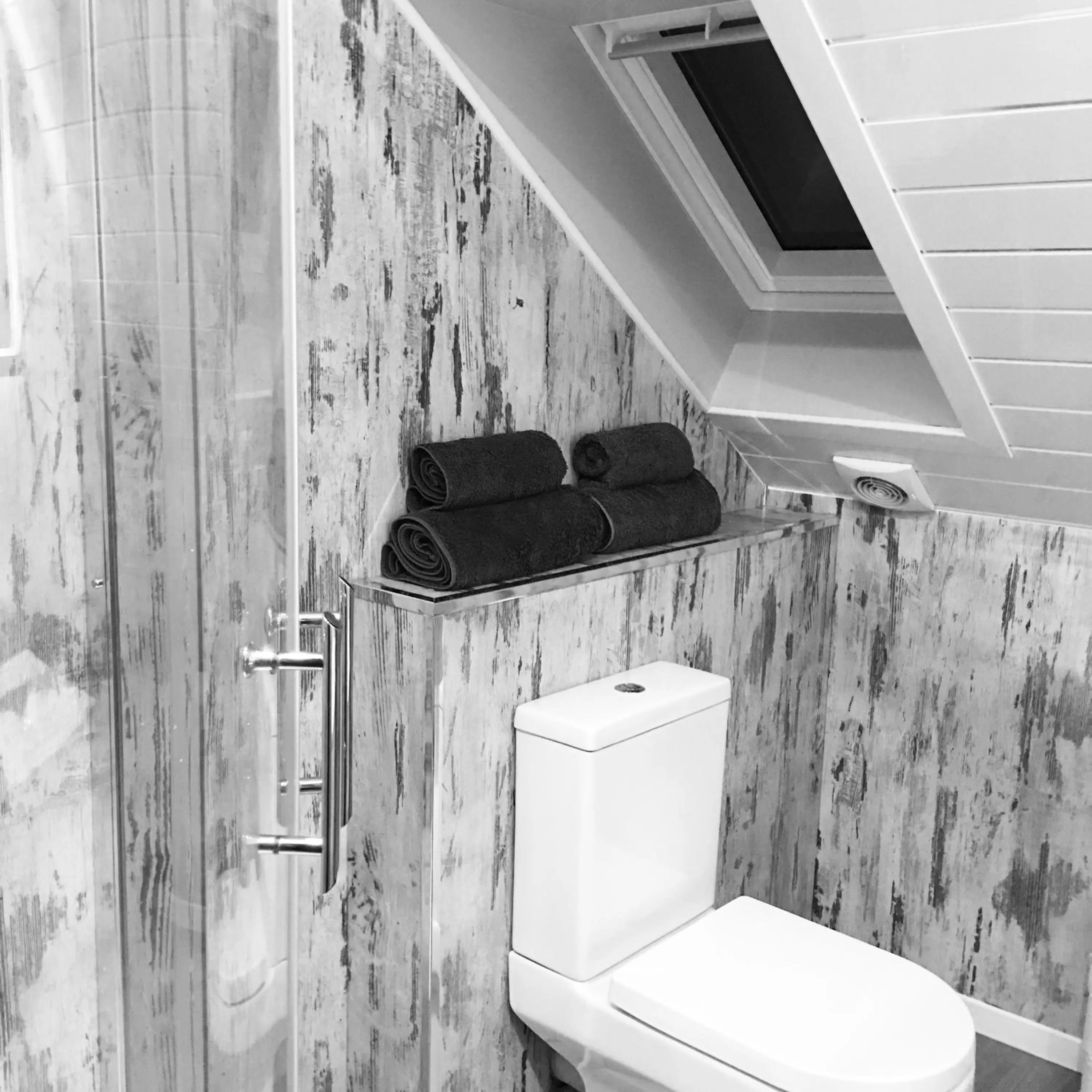 Bathroom in Beudy Bach