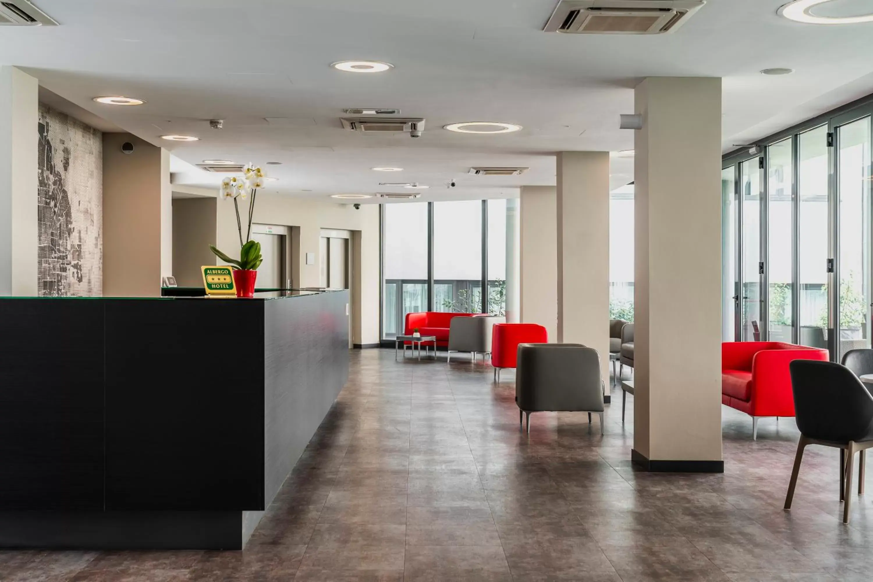 Lobby or reception in Fasthotel Linate