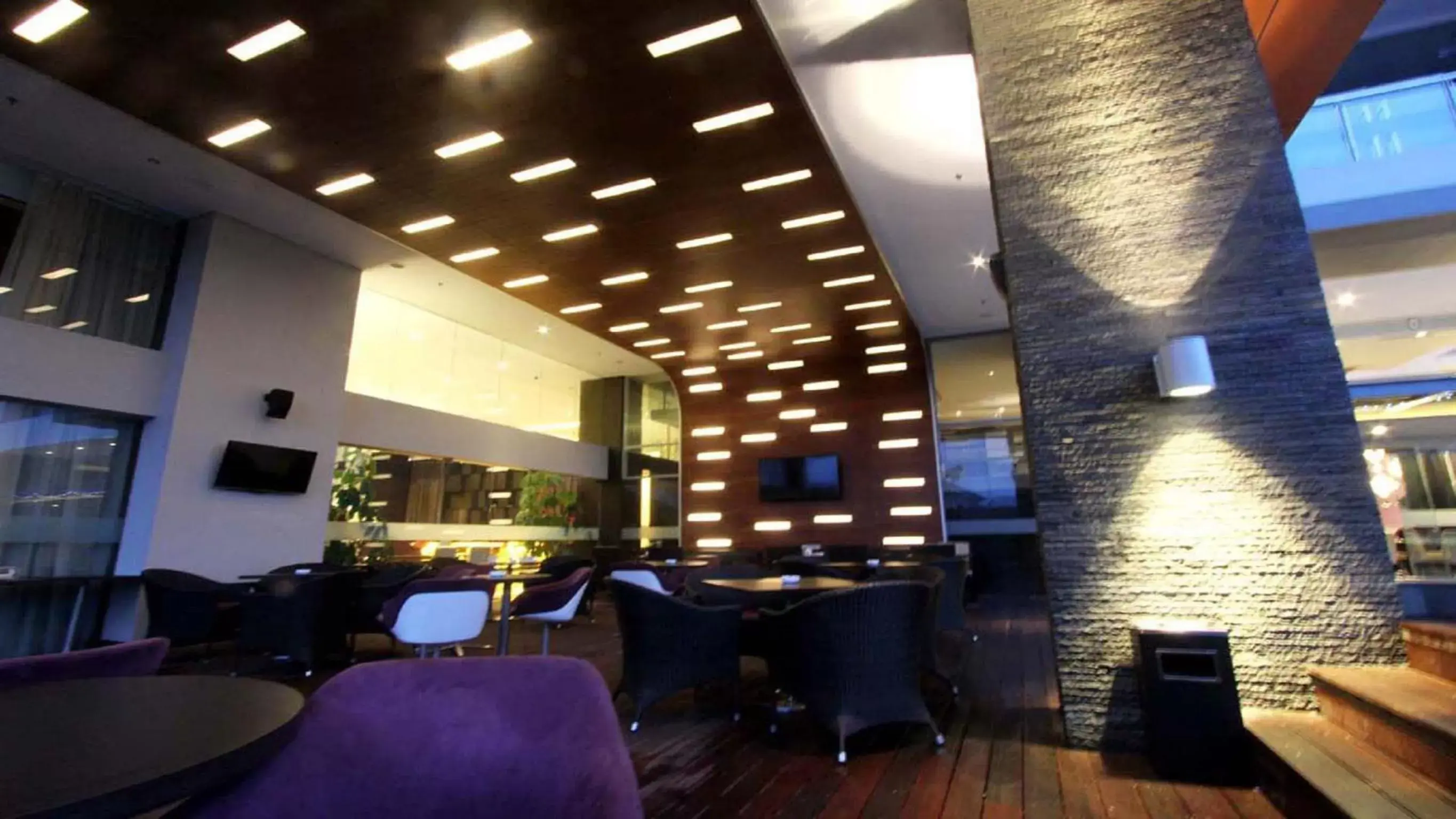 Lounge or bar, Restaurant/Places to Eat in ASTON Jambi Hotel & Conference Center