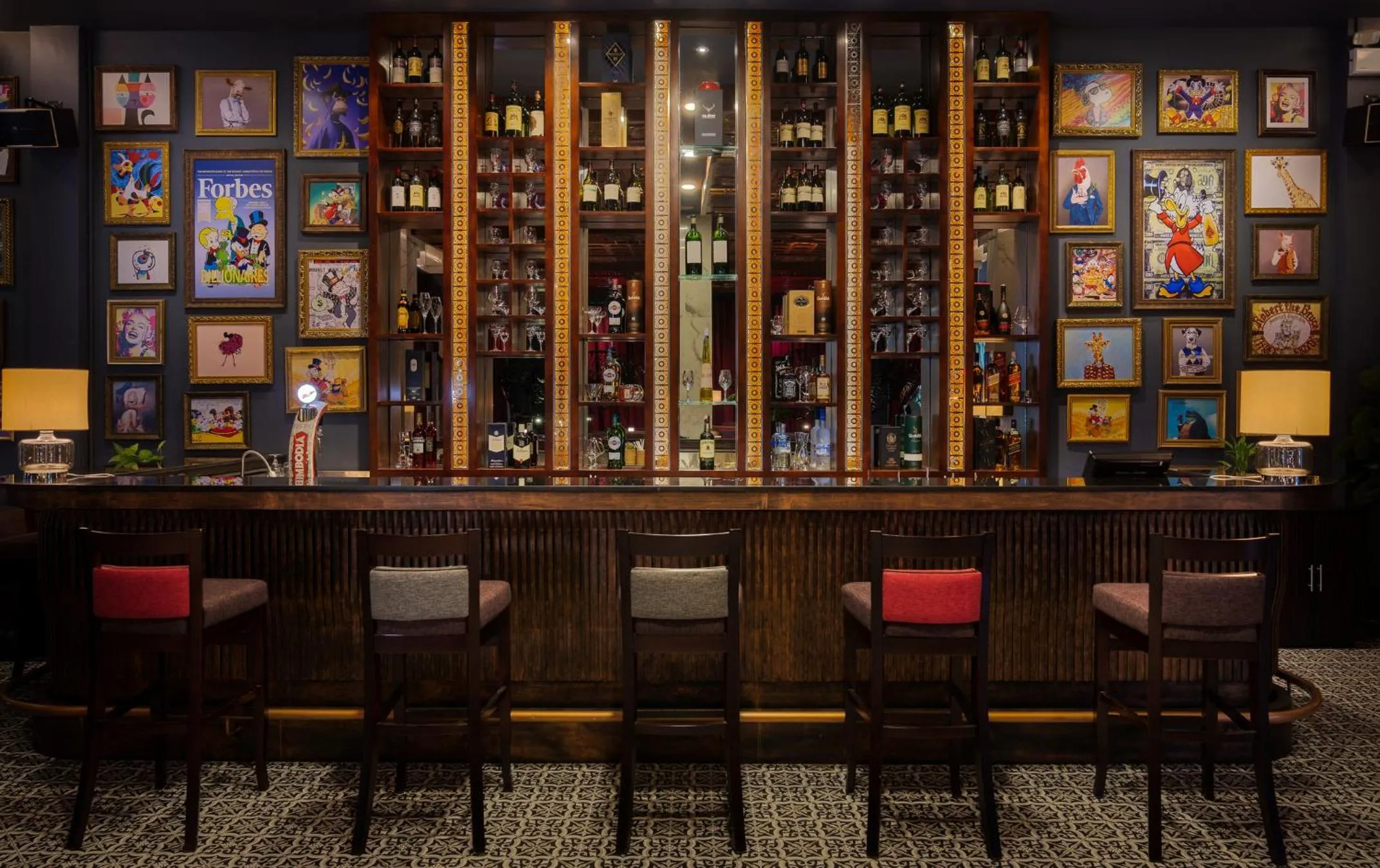 Lounge or bar in THE PRIVILEGE FLOOR by Lotus Blanc