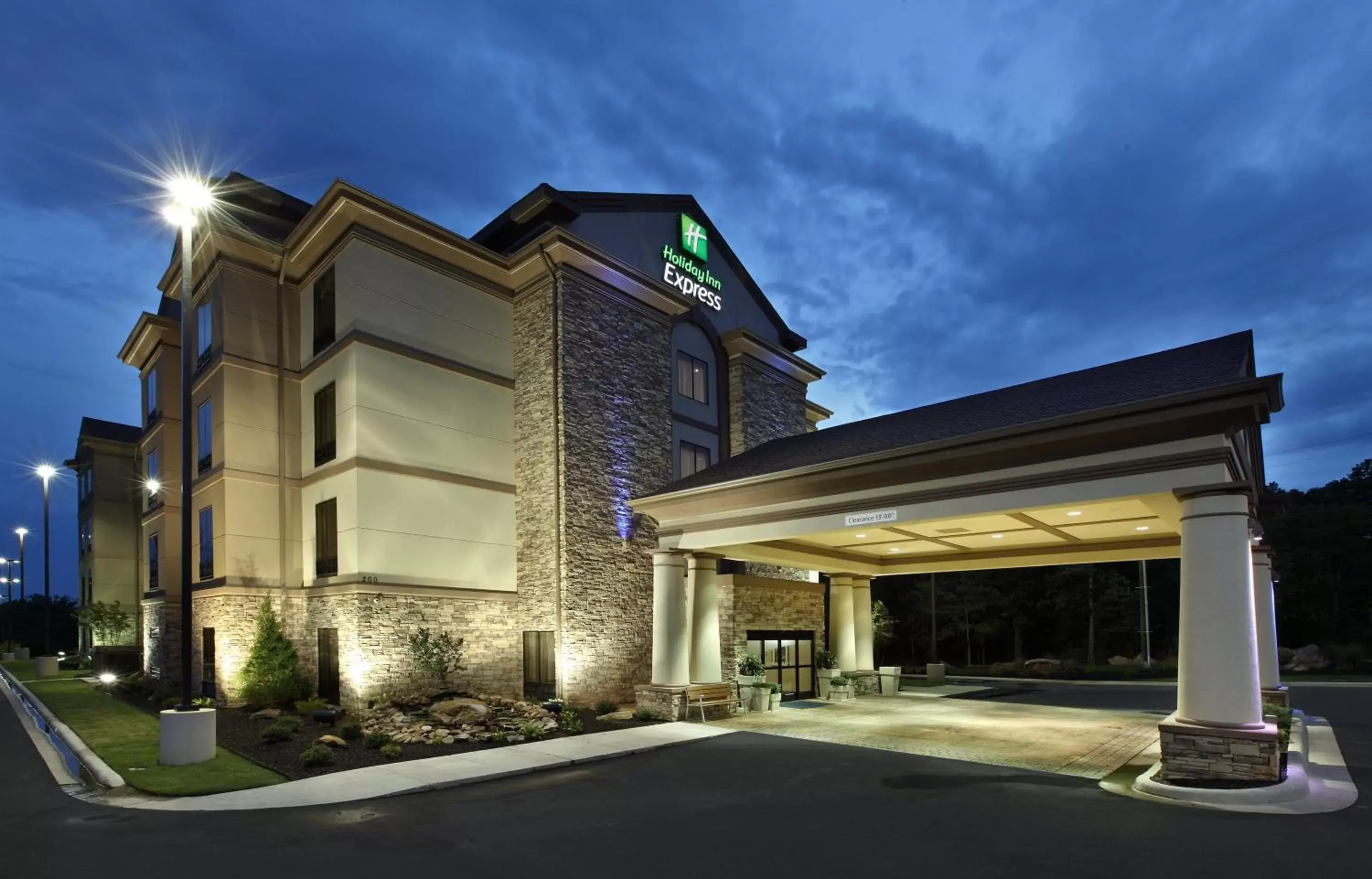 Property Building in Holiday Inn Express & Suites Maumelle, an IHG Hotel