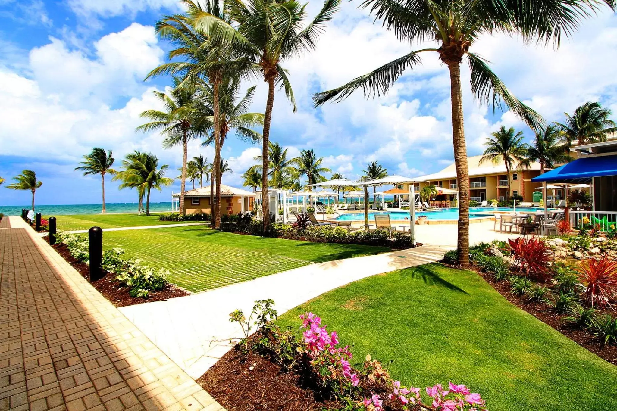 Swimming pool in Holiday Inn Resort Grand Cayman, an IHG Hotel