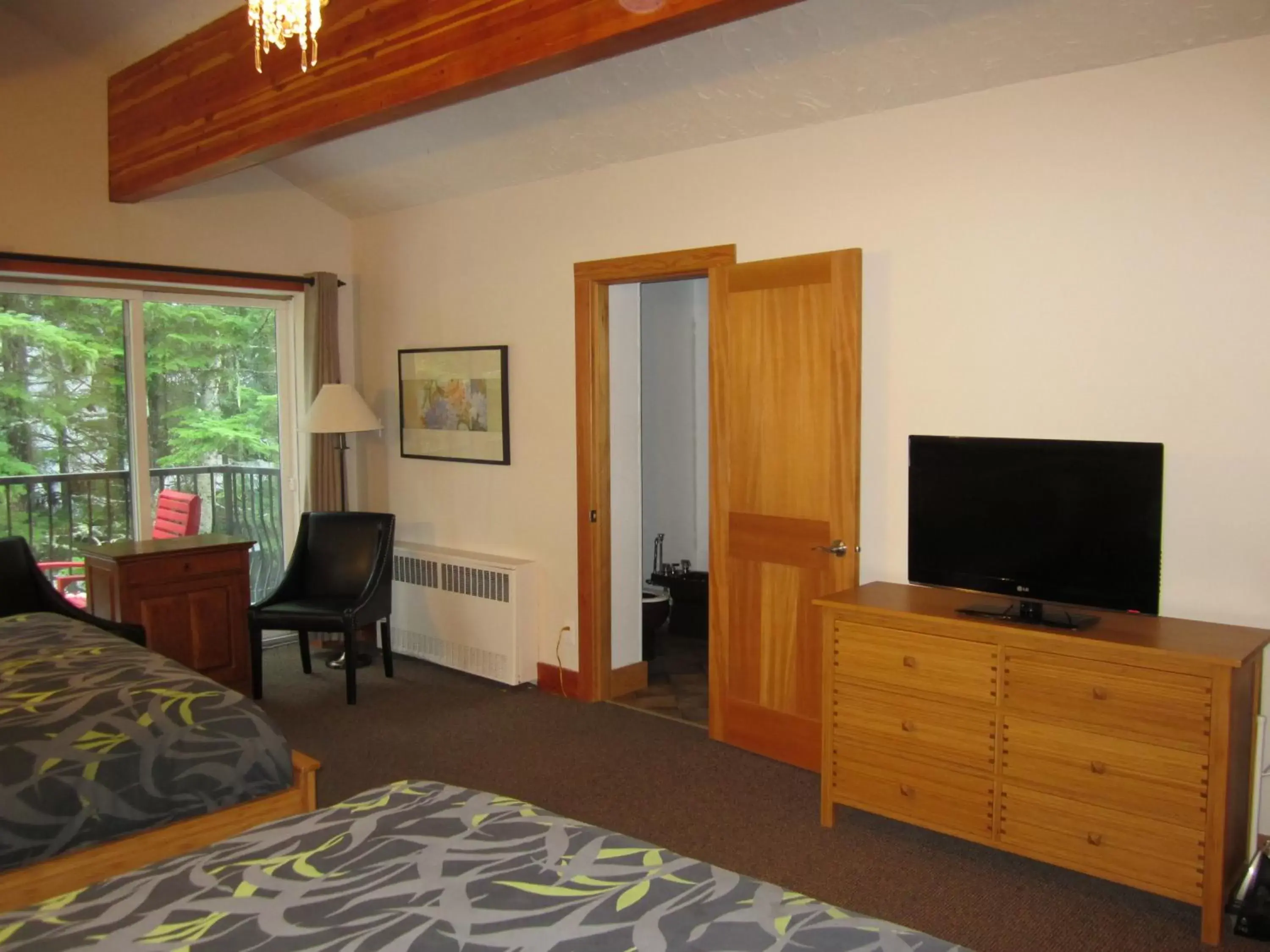 Bedroom, TV/Entertainment Center in The Lodge At Skeena Landing