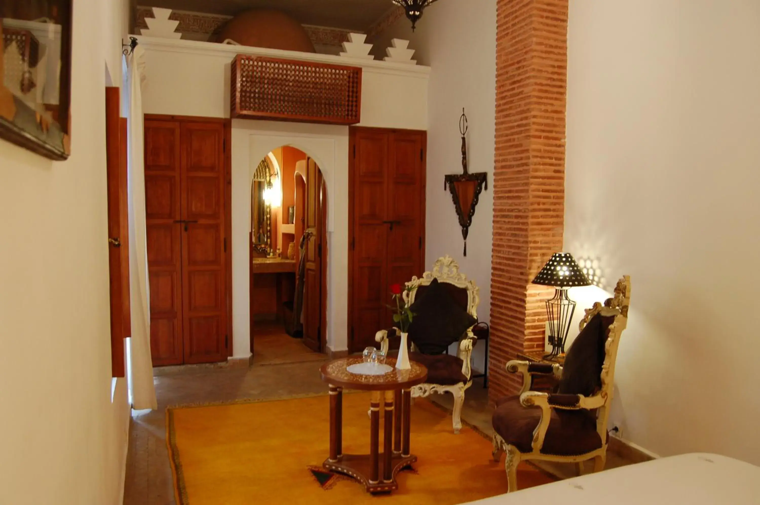 Photo of the whole room, Seating Area in Riad Les Trois Palmiers El Bacha