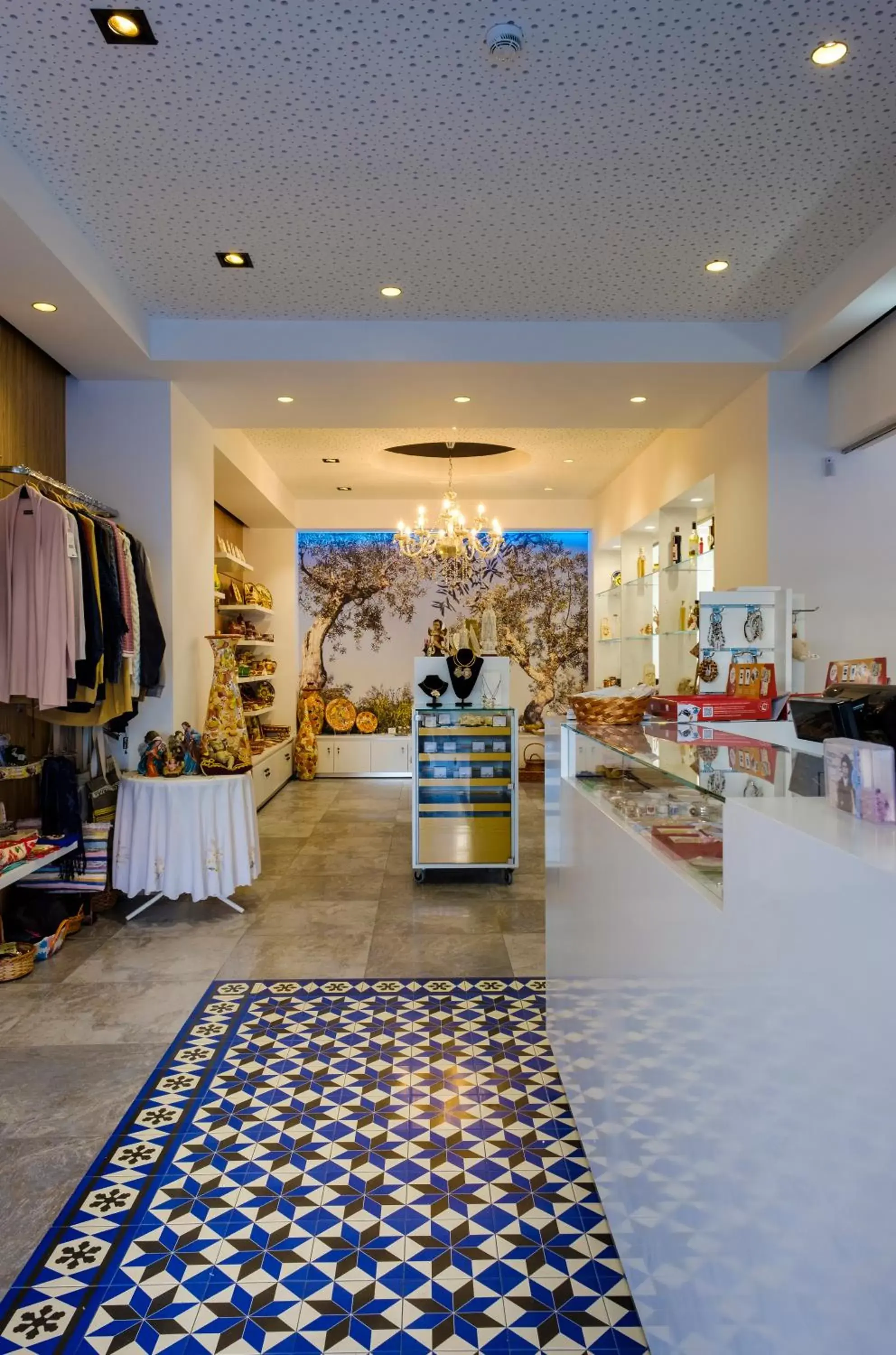 On-site shops in Hotel Serra d'Aire - Boutique Hotel