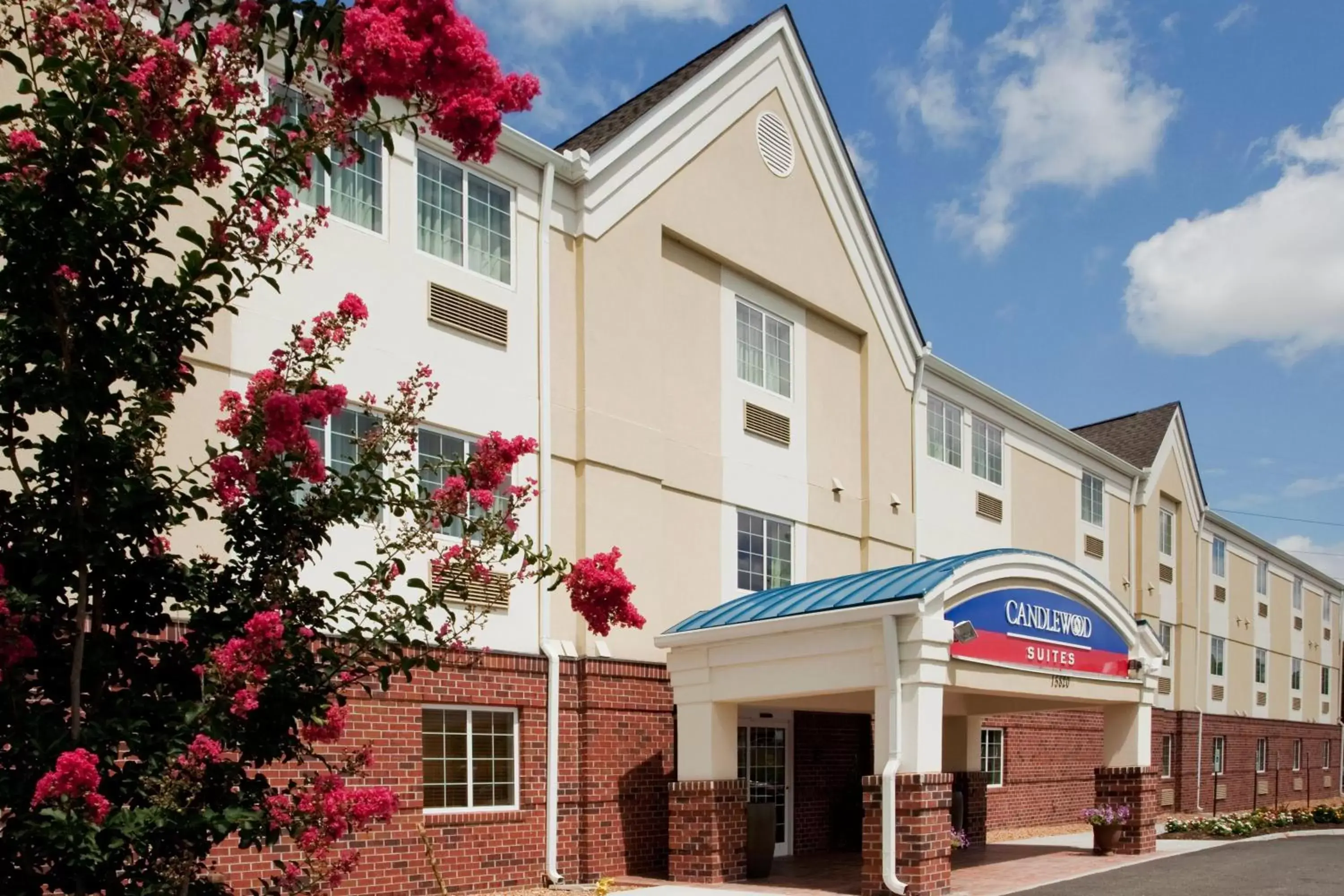Property Building in Candlewood Suites Colonial Heights - Fort Lee, an IHG Hotel