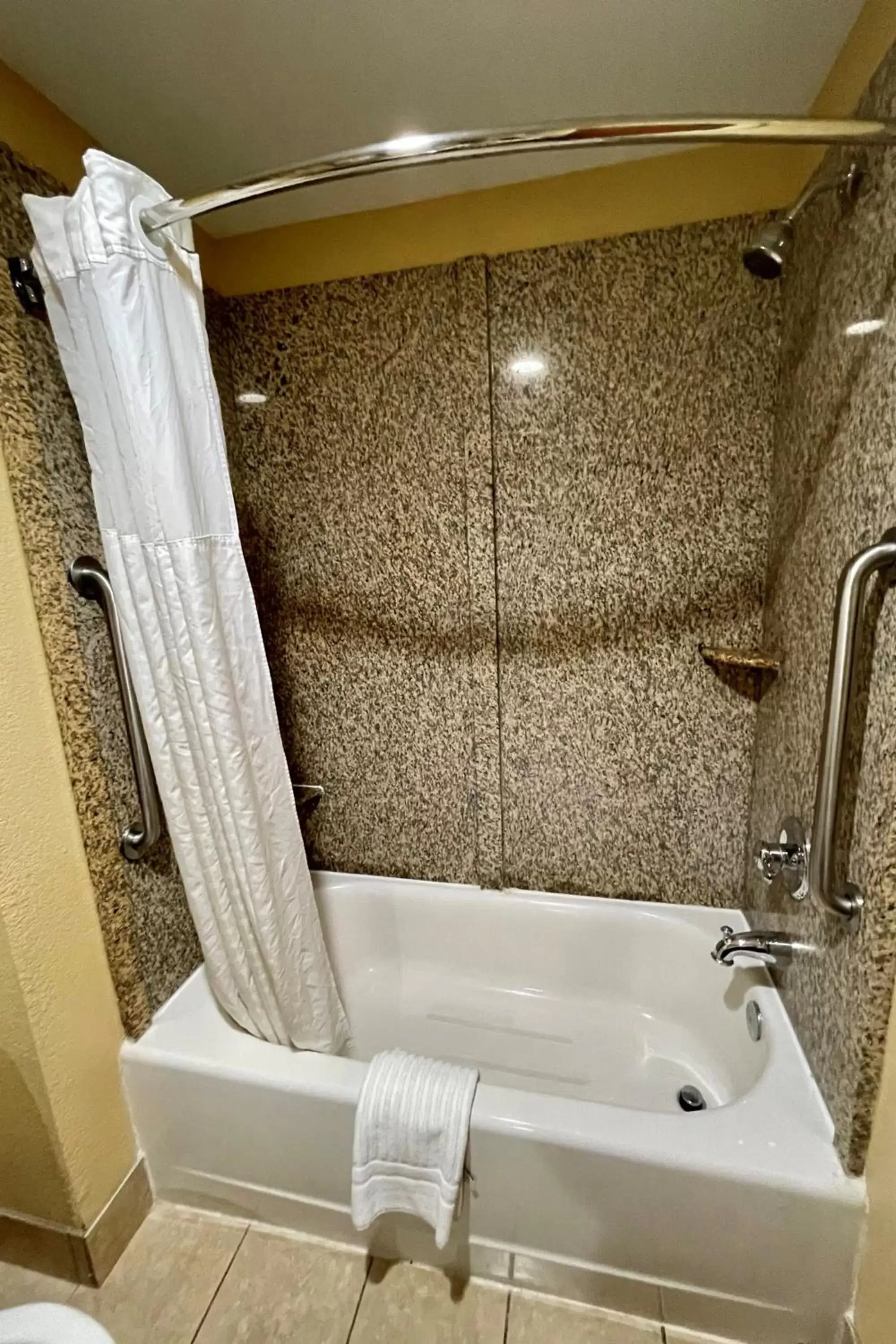 Shower, Bathroom in Comfort Suites Augusta Riverwatch