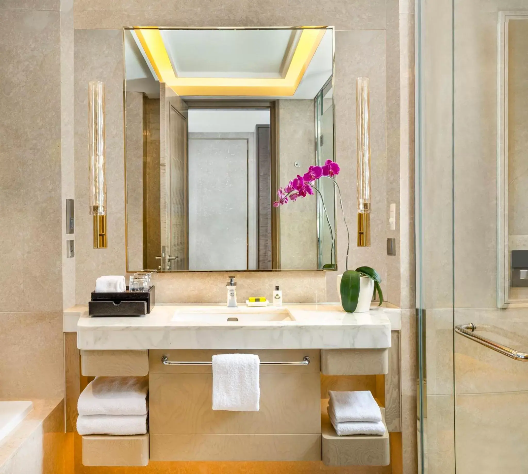 Photo of the whole room, Bathroom in InterContinental Hotels Jakarta Pondok Indah, an IHG Hotel