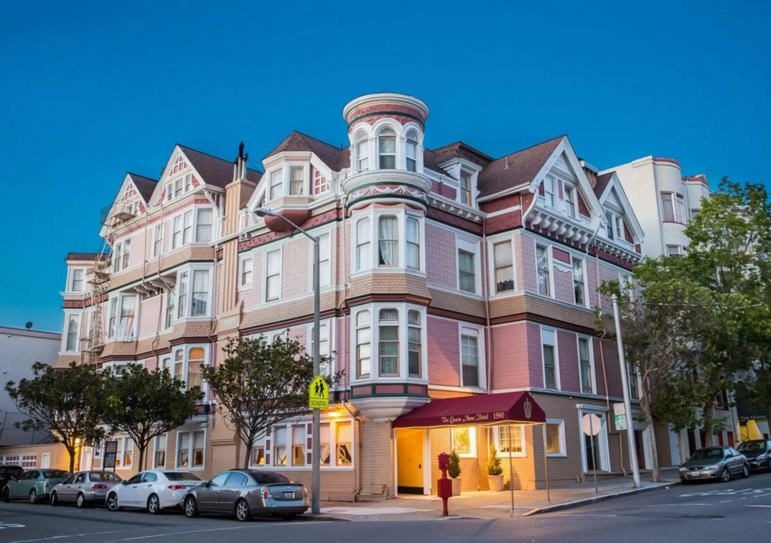 Bird's eye view, Property Building in Queen Anne