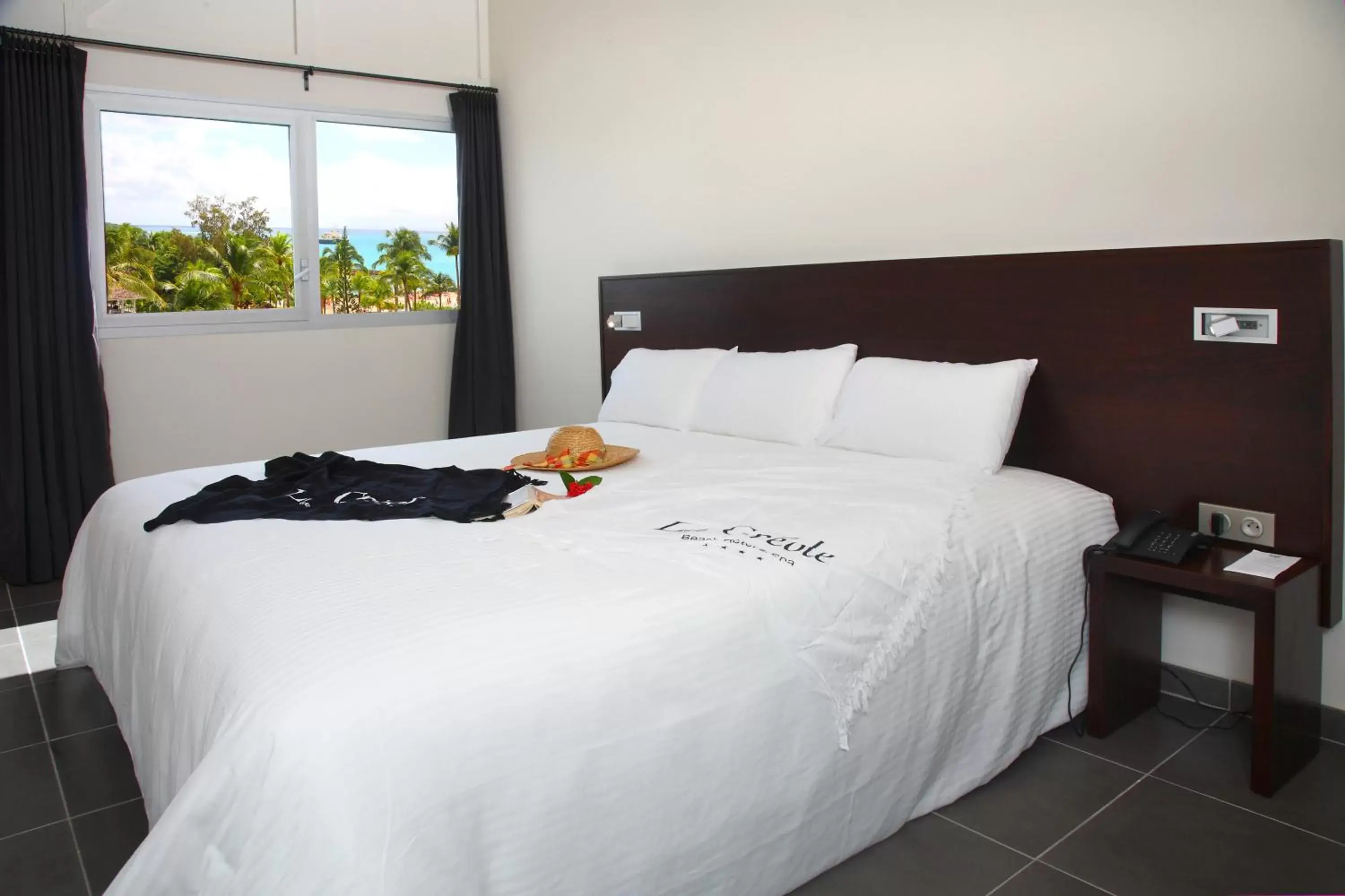 Bedroom, Bed in Mahogany Hotel Residence & Spa
