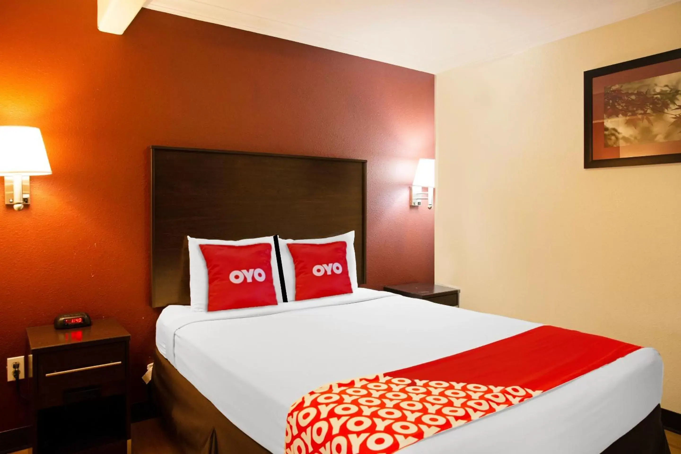 Bedroom, Bed in OYO Hotel McAllen Airport South