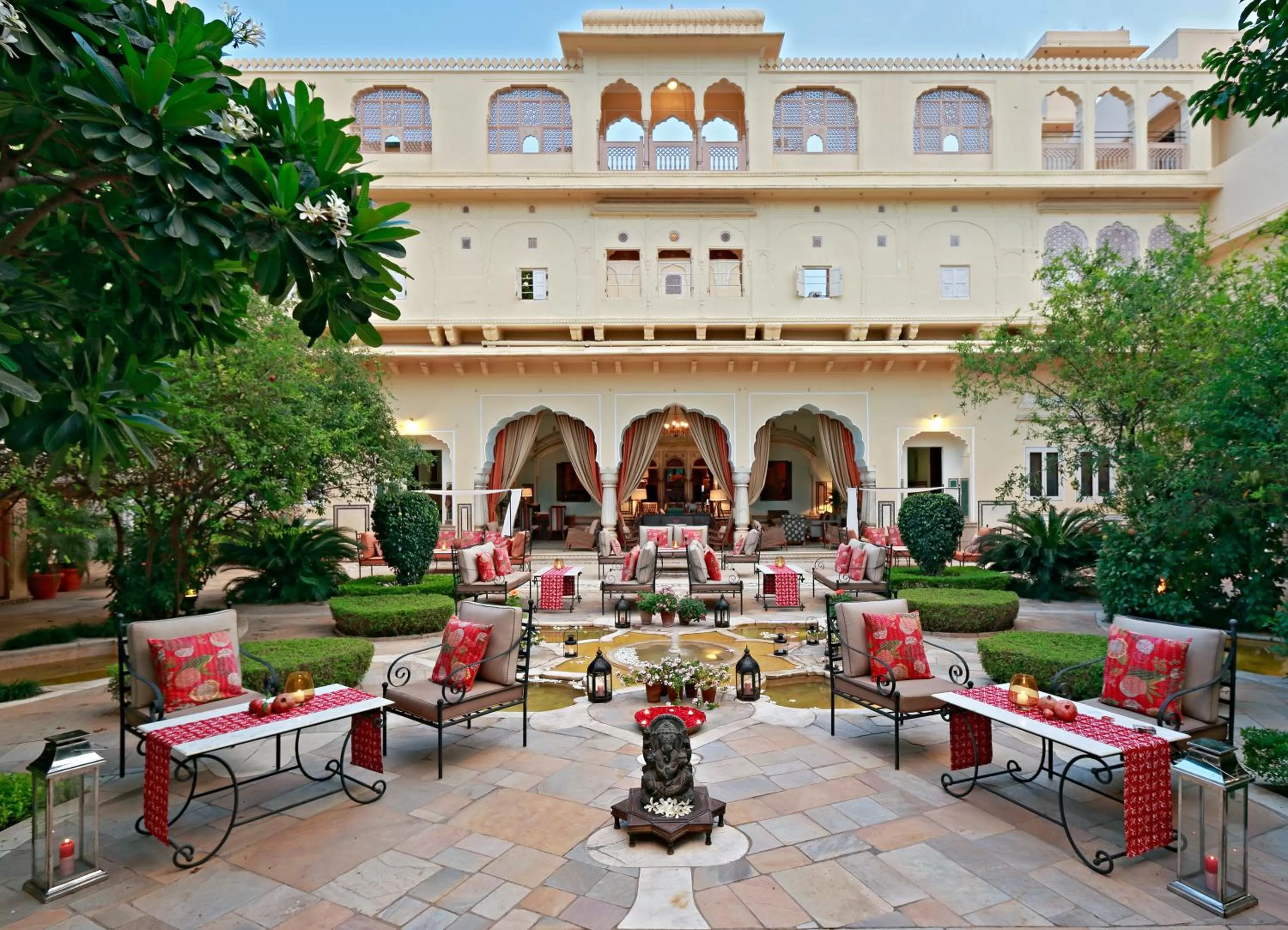 Area and facilities in Samode Haveli
