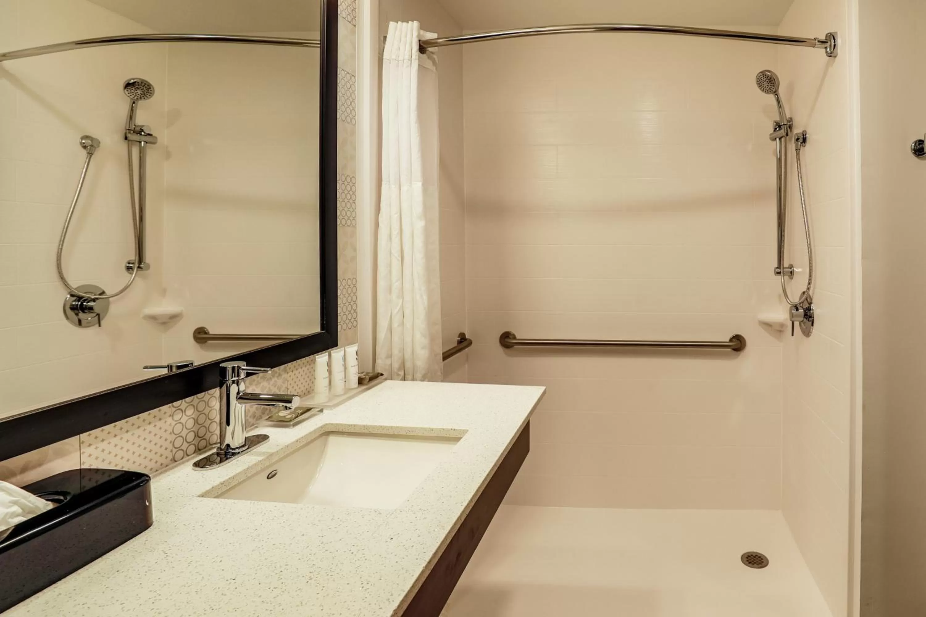 Shower in Country Inn & Suites by Radisson Nashville Airport TN