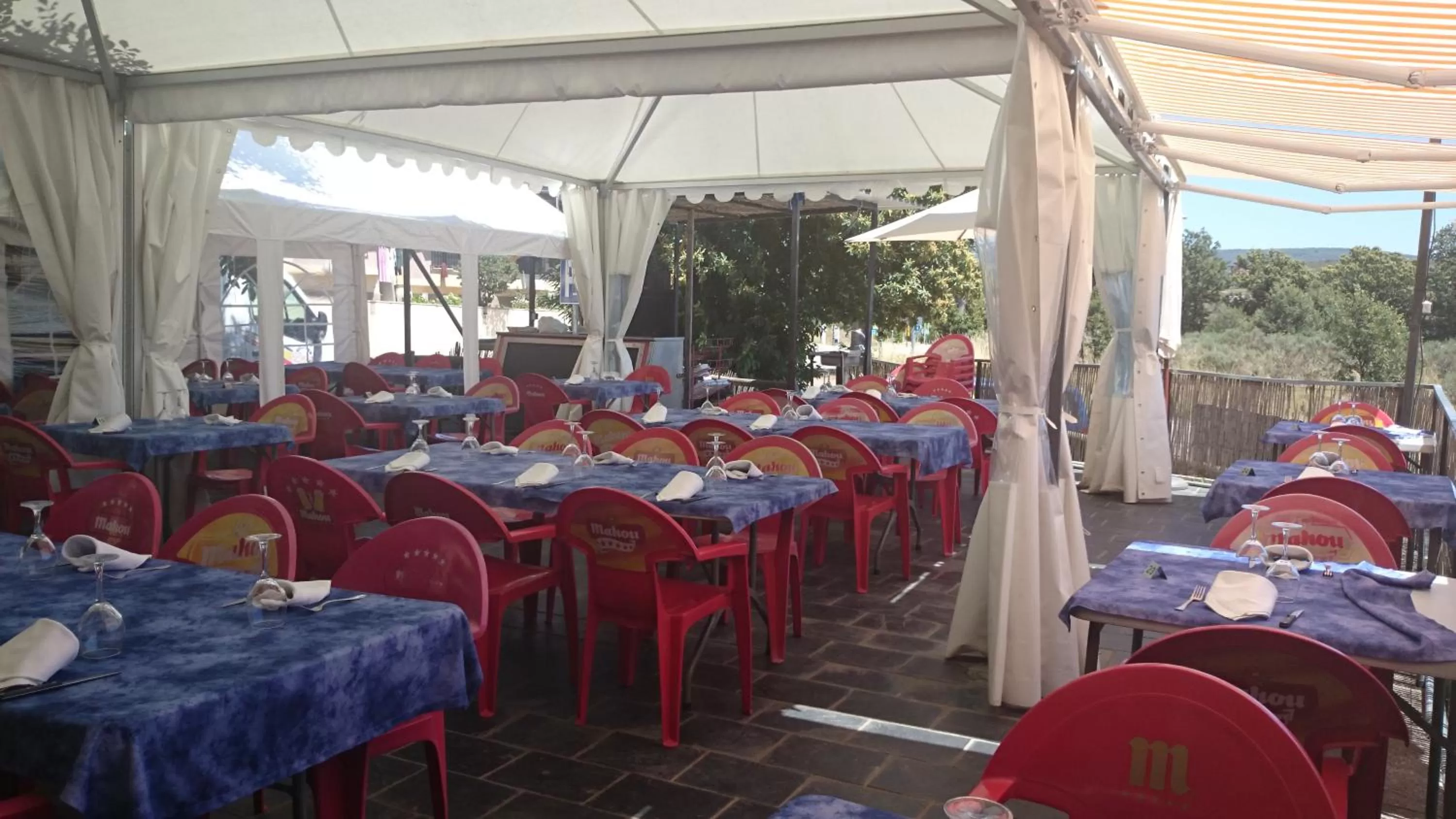 Restaurant/places to eat in Tierra De Lobos