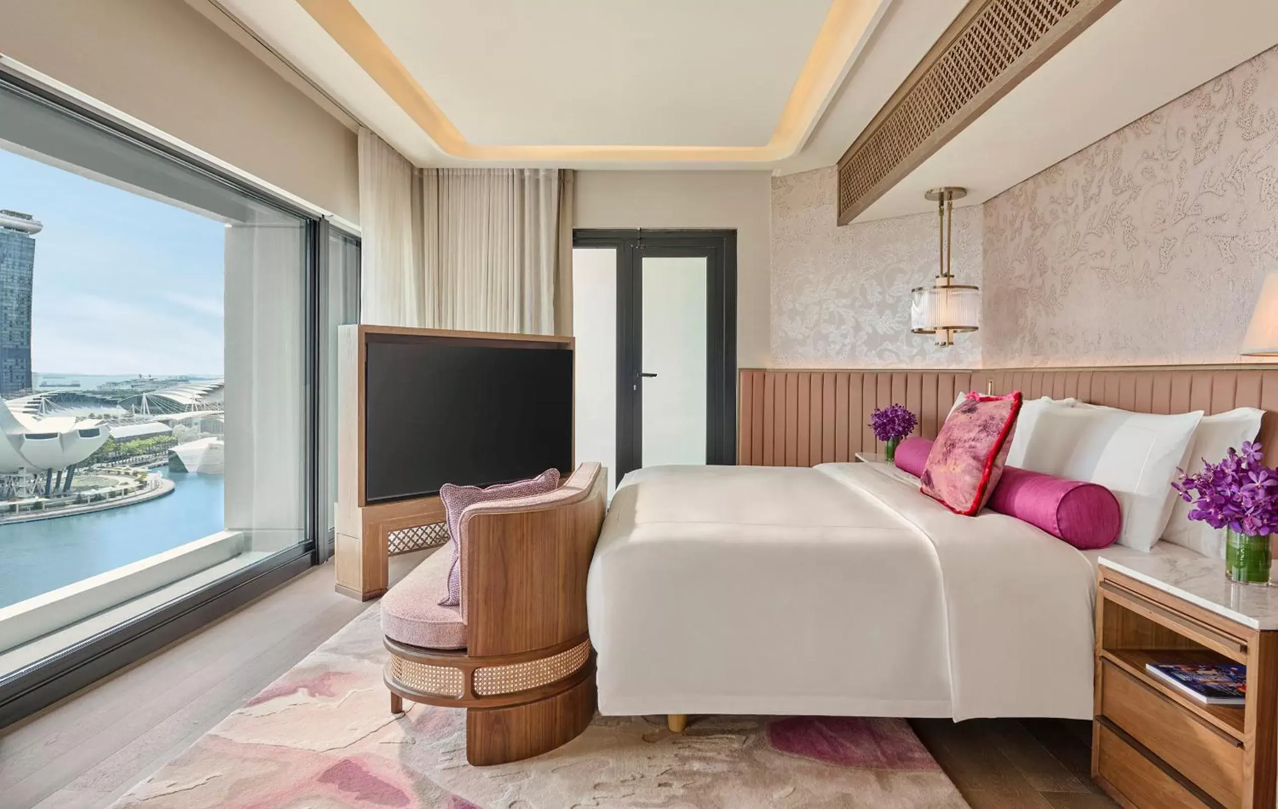 Bedroom in Mandarin Oriental, Singapore