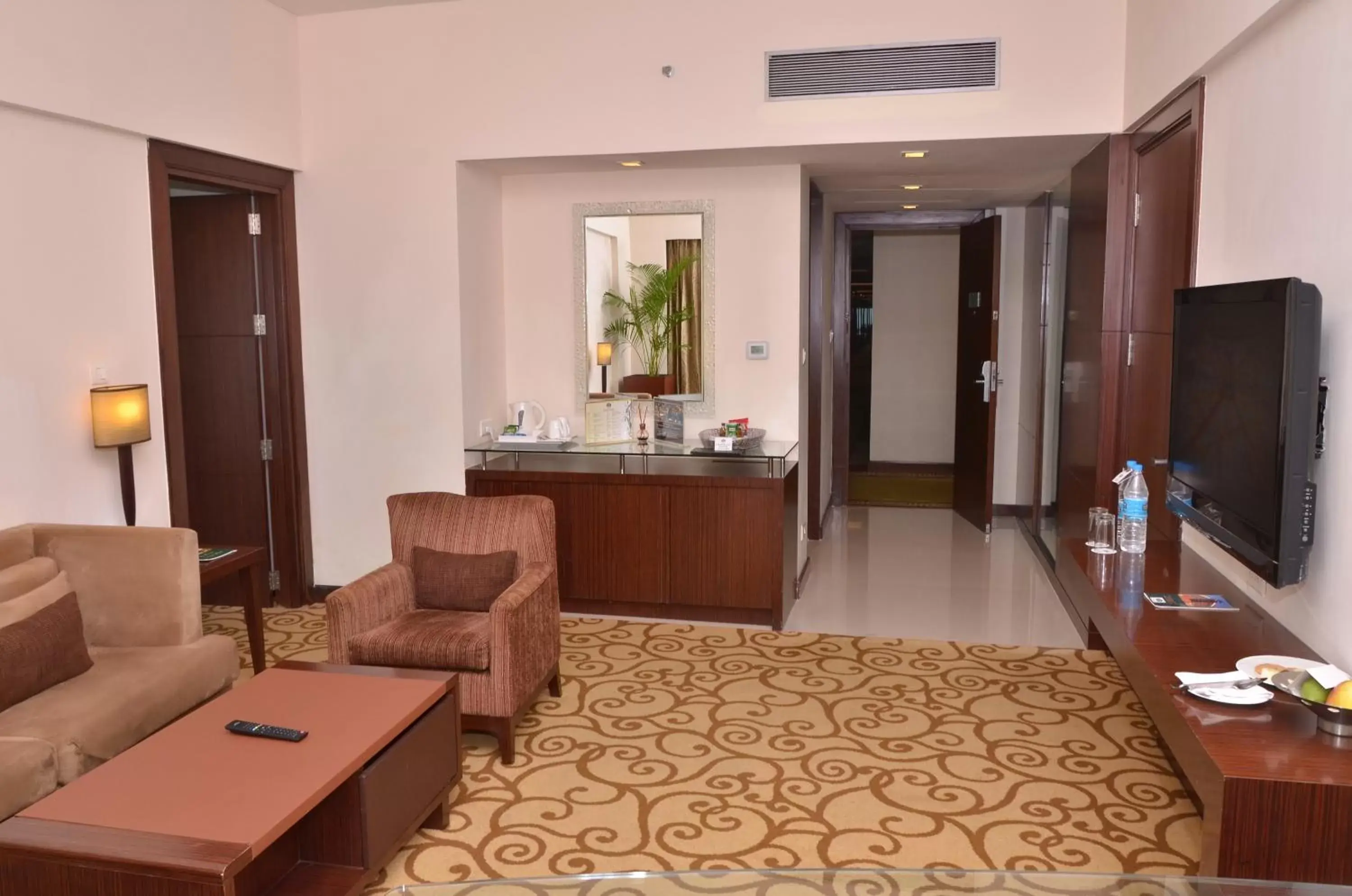 Living room, Seating Area in Country Inn & Suites By Radisson, Sahibabad