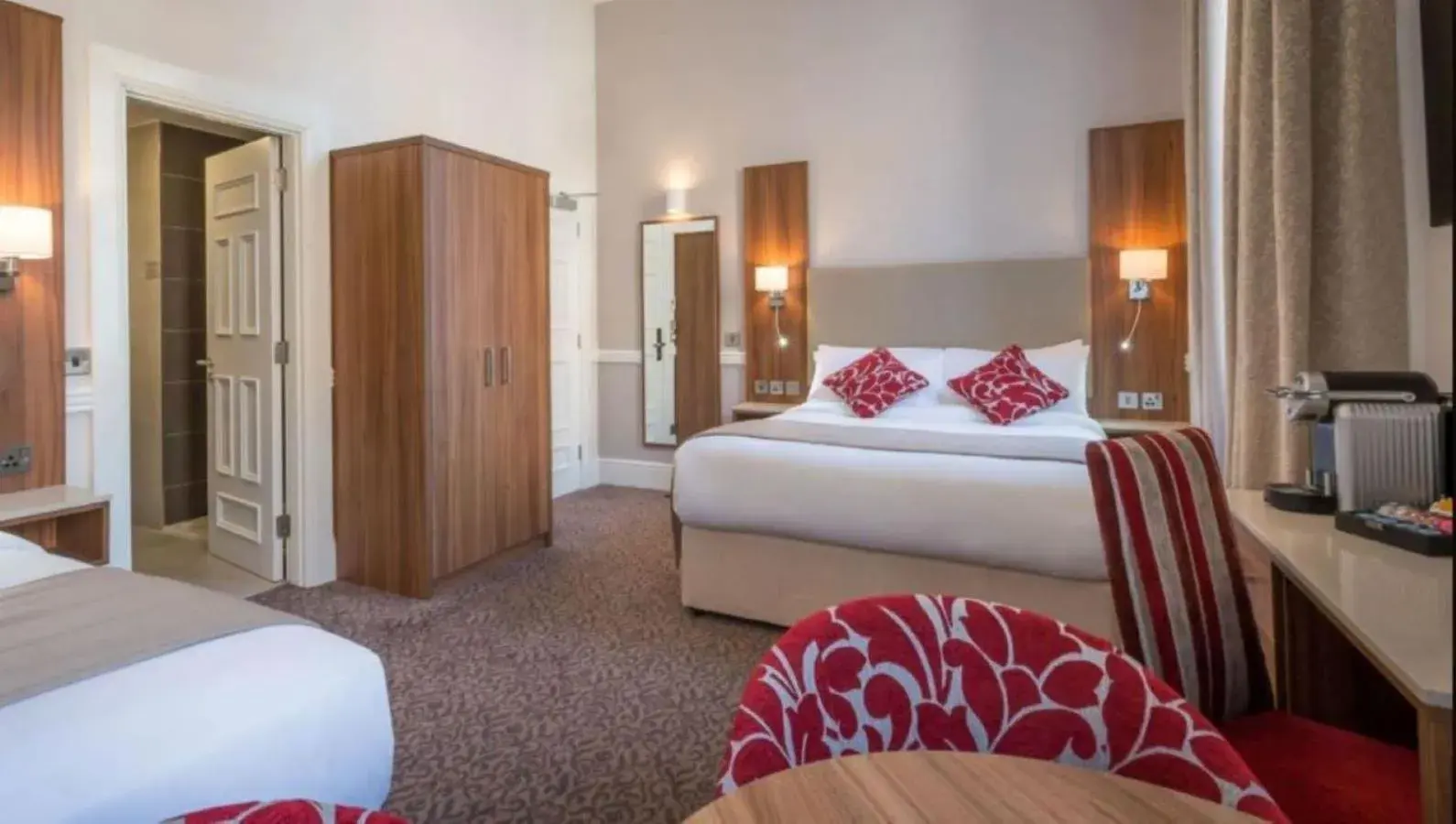 Bed in Belvedere Hotel, Dublin City Centre Bed in Belvedere Hotel, Dublin City Centre