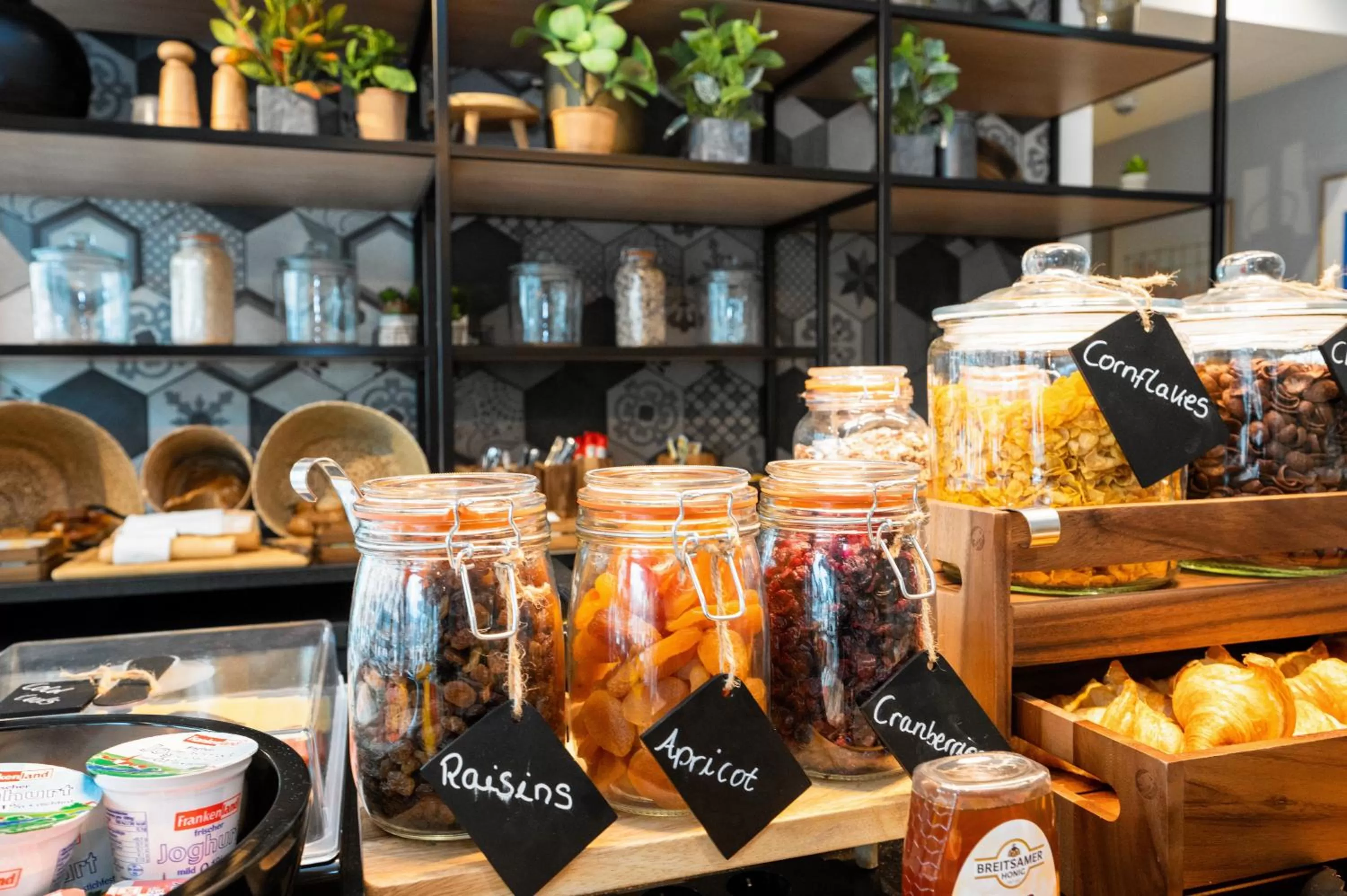 Food and drinks in Staycity Aparthotels Frankfurt Airport