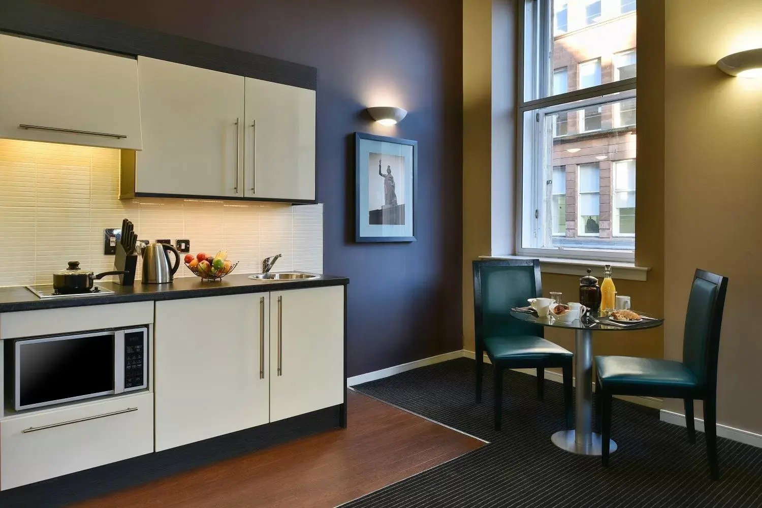 Kitchen or kitchenette, Kitchen/Kitchenette in Fraser Suites Glasgow