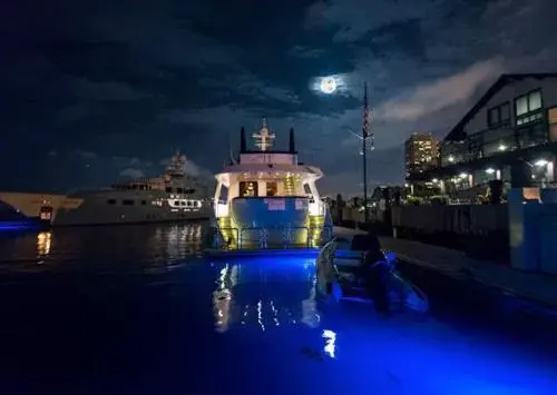 Night, Swimming Pool in Boston Yacht Haven