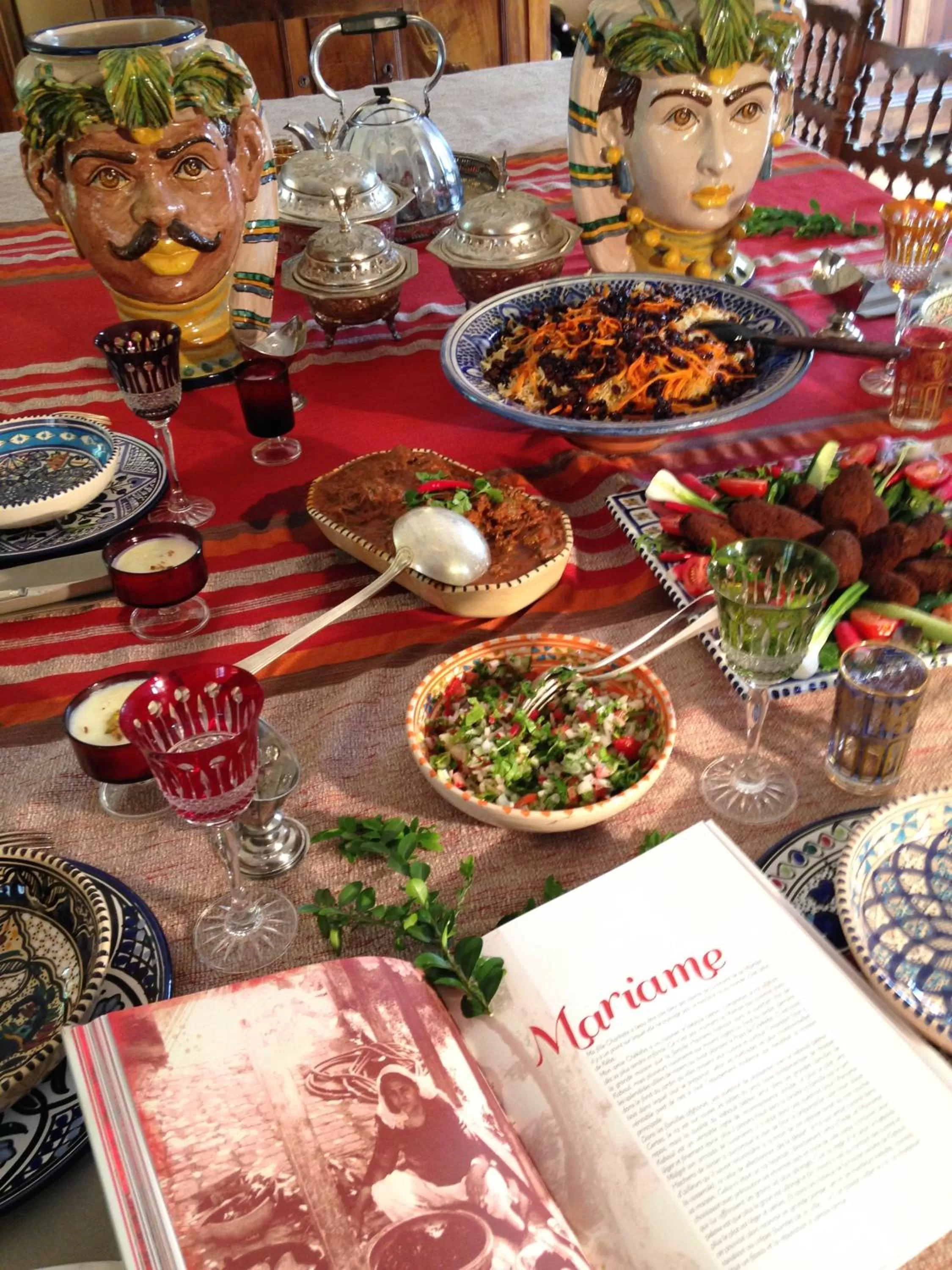 Food and drinks in Mas Notre Dame