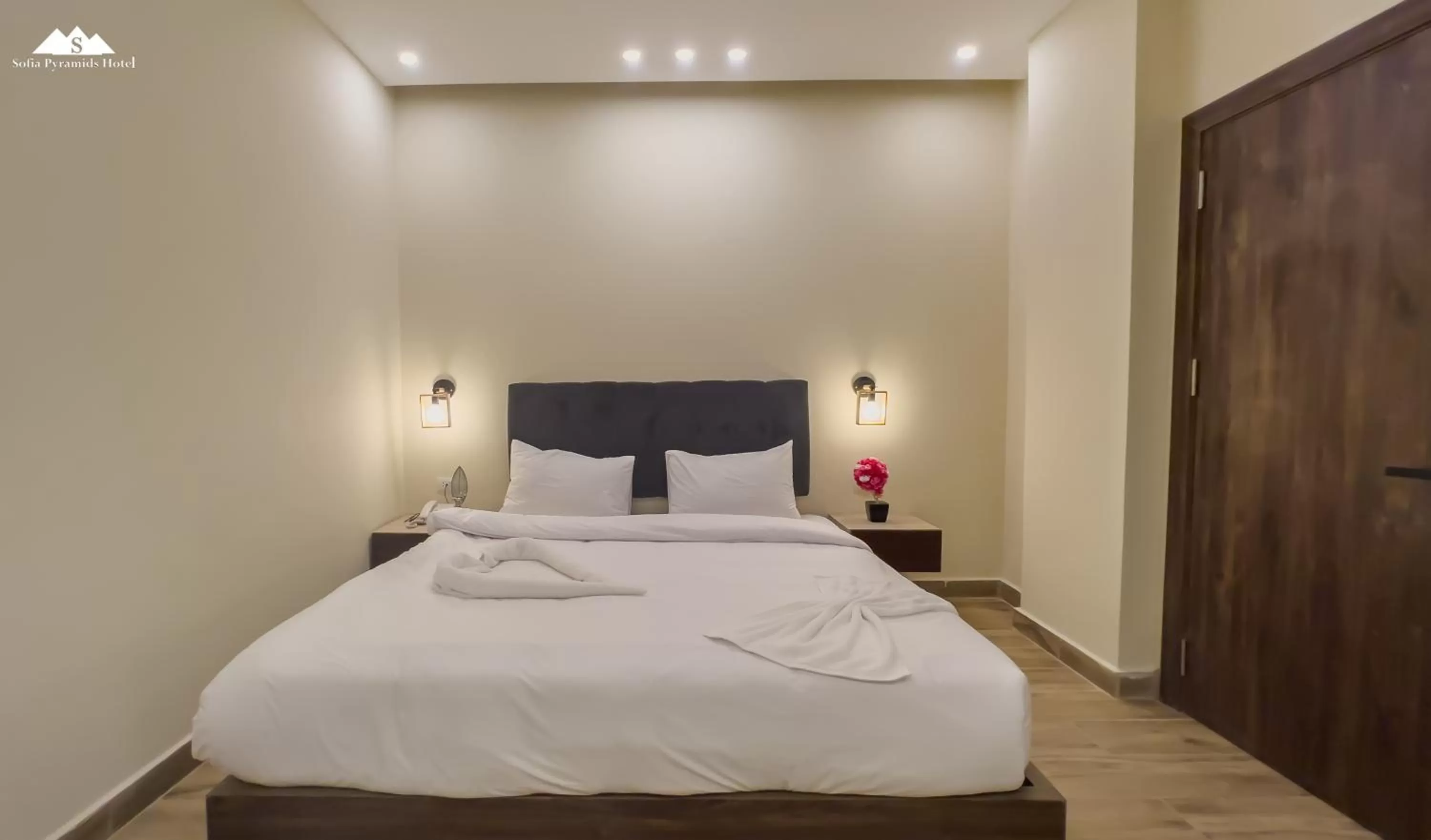 Bed in Sofia Pyramids Hotel