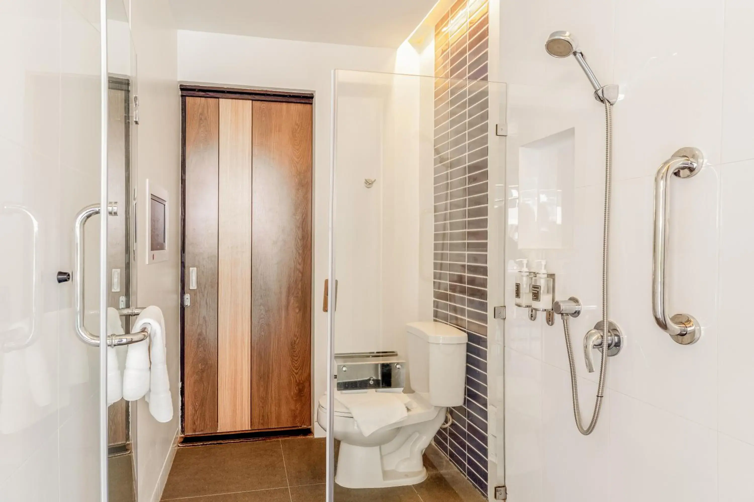 Shower, Bathroom in Sand Dunes Chaolao Beach Resort