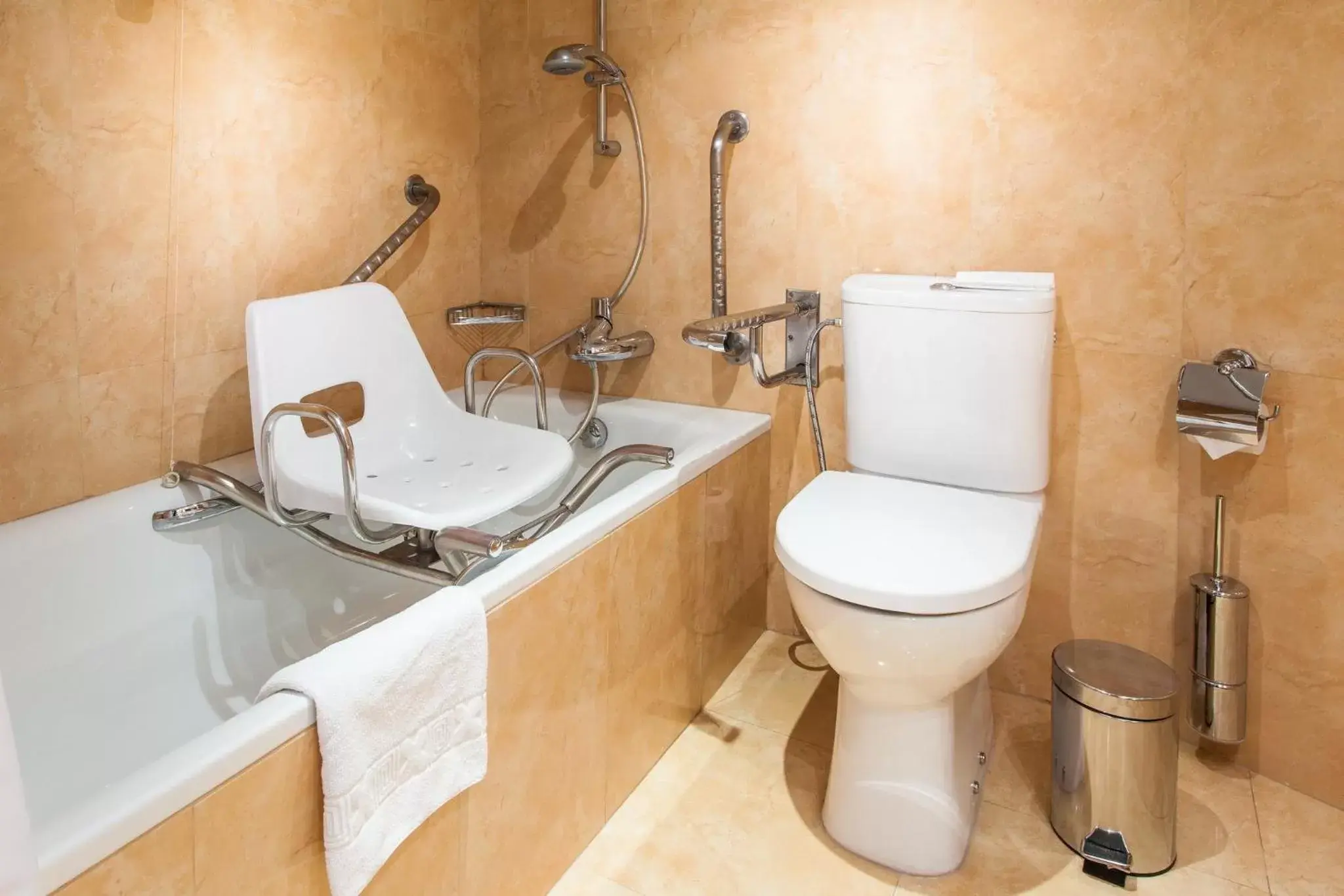 Photo of the whole room, Bathroom in Holiday Inn Lisbon-Continental, an IHG Hotel