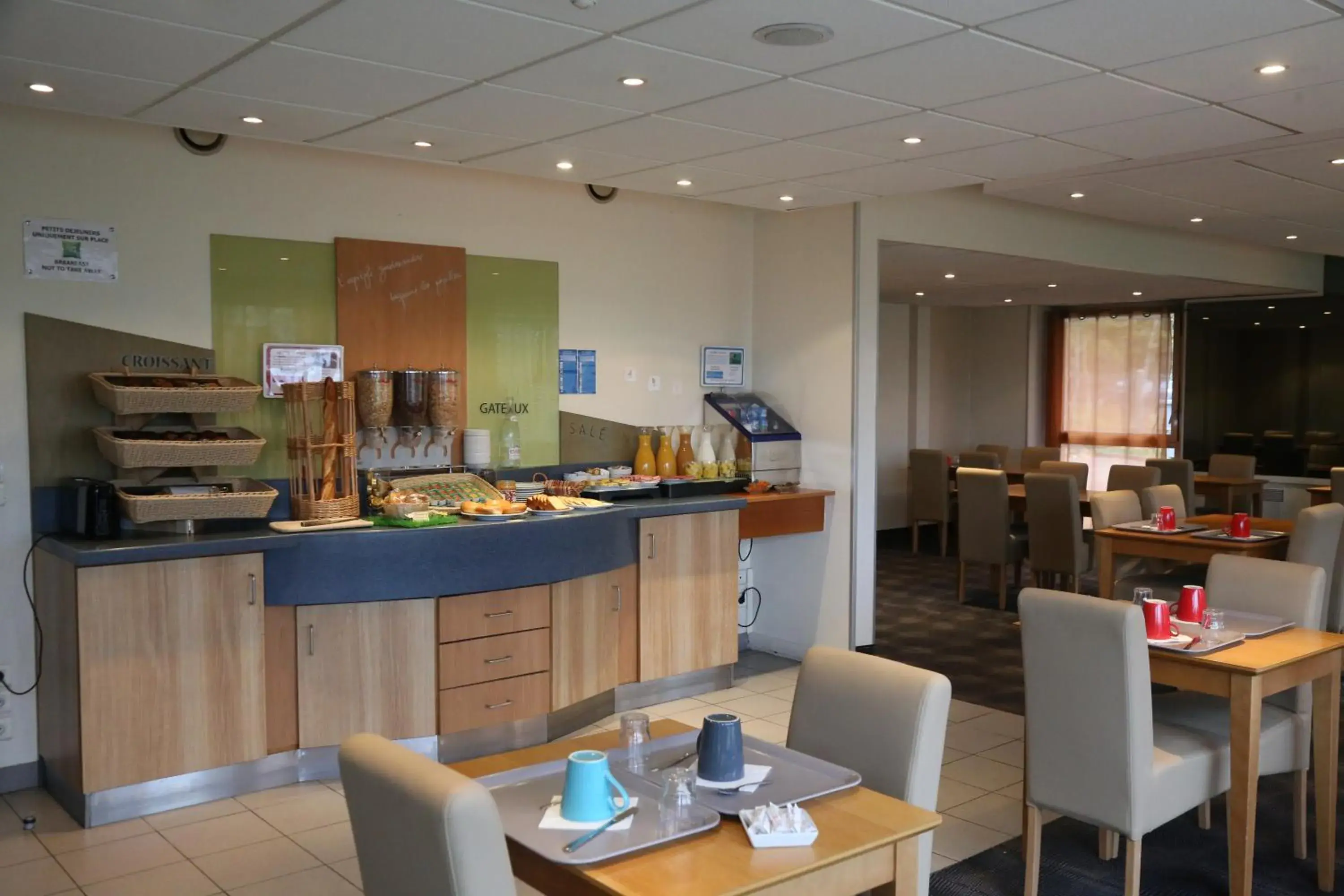 Buffet breakfast, Restaurant/Places to Eat in ibis Styles Orleans