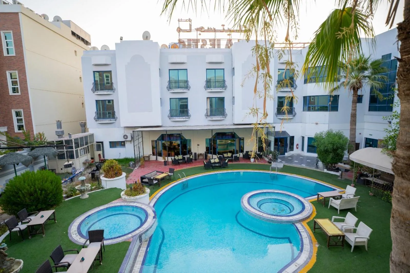 Swimming pool in Majestic Hotel