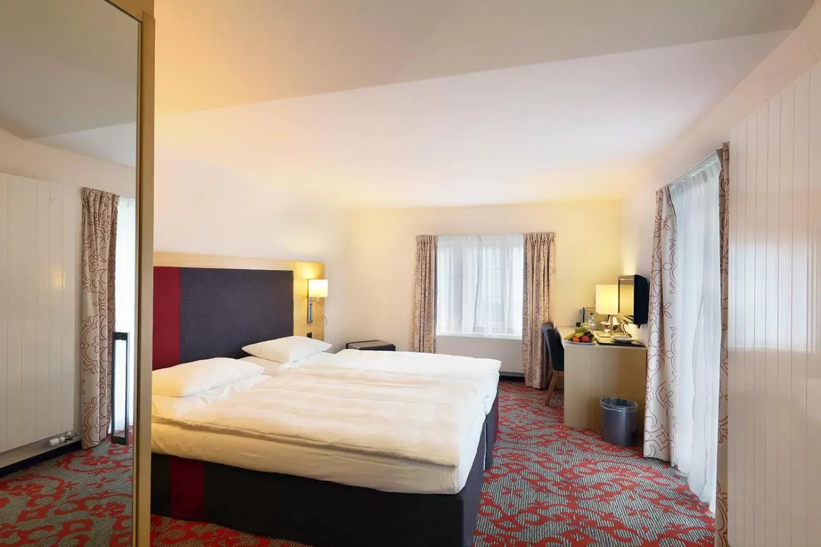Bed in Hotel Garni Testa Grigia