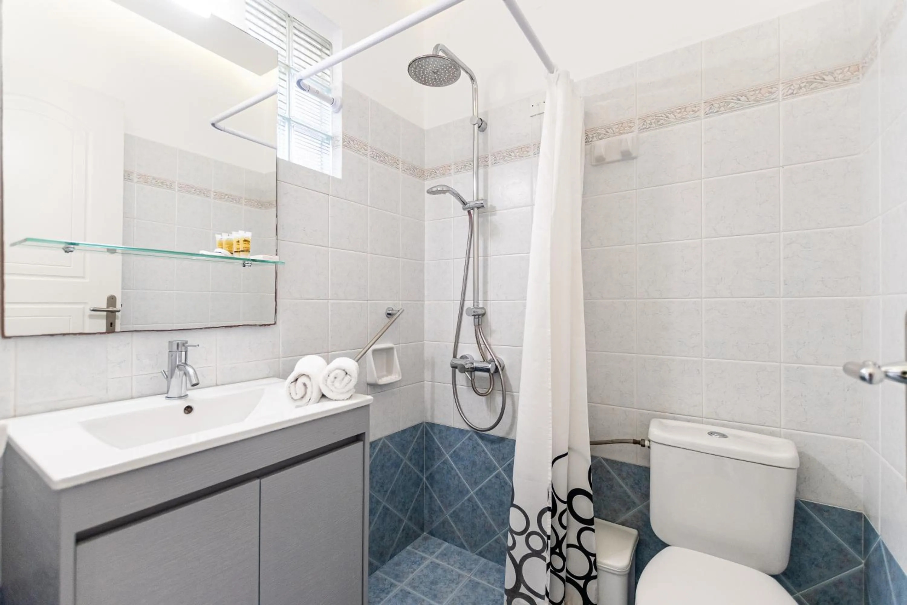 Shower in Hotel Palatia