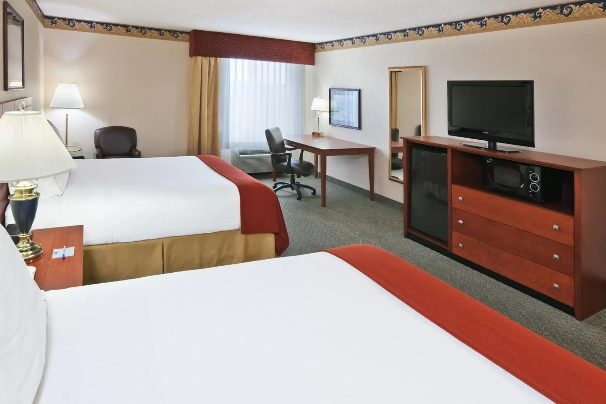 Photo of the whole room, Bed in Holiday Inn Express Hotel & Suites Dallas Lewisville, an IHG Hotel