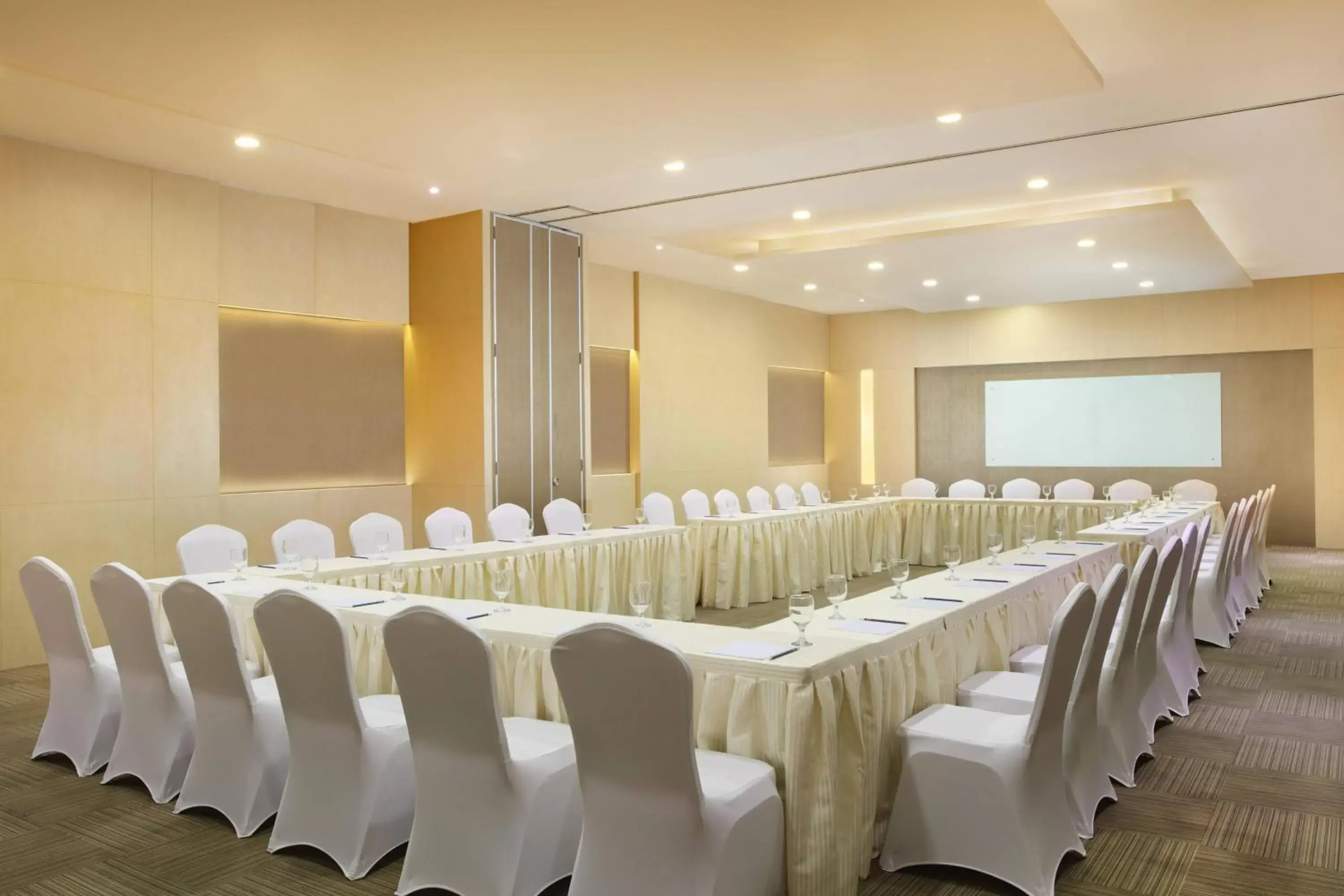 Meeting/conference room in Four Points by Sheraton Medan