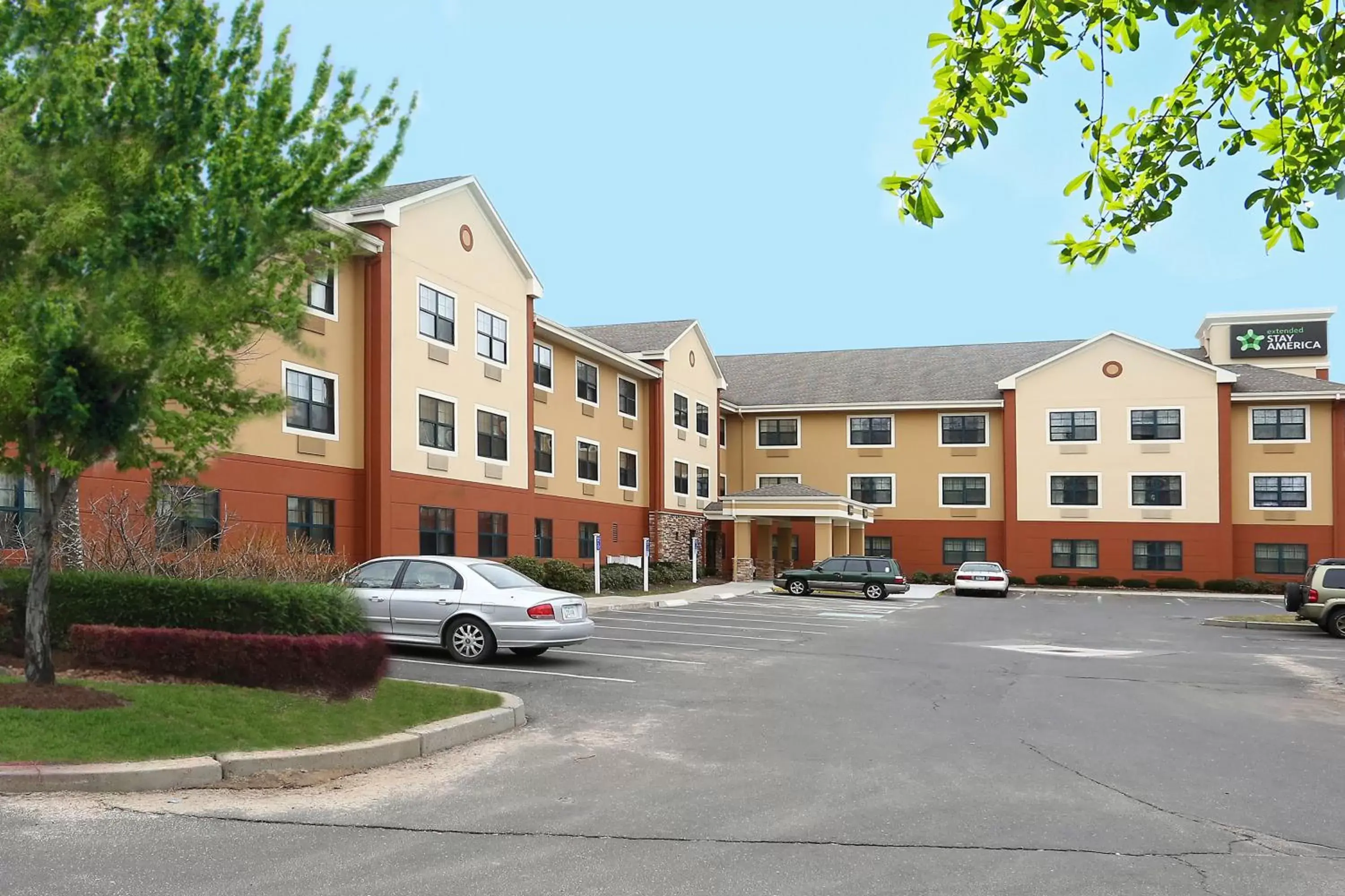 Property Building in Extended Stay America Suites - Hartford - Manchester