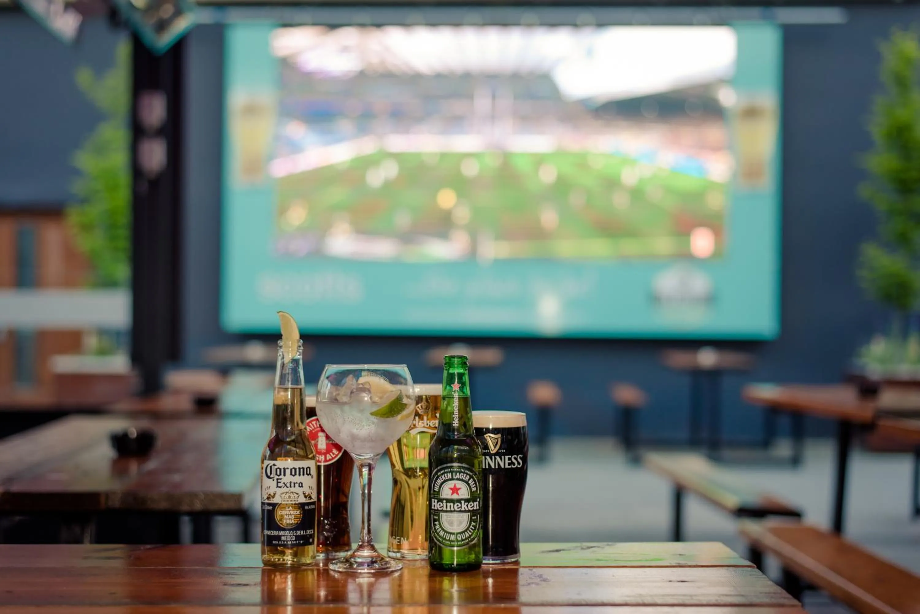 Food and drinks in Scott's Hotel