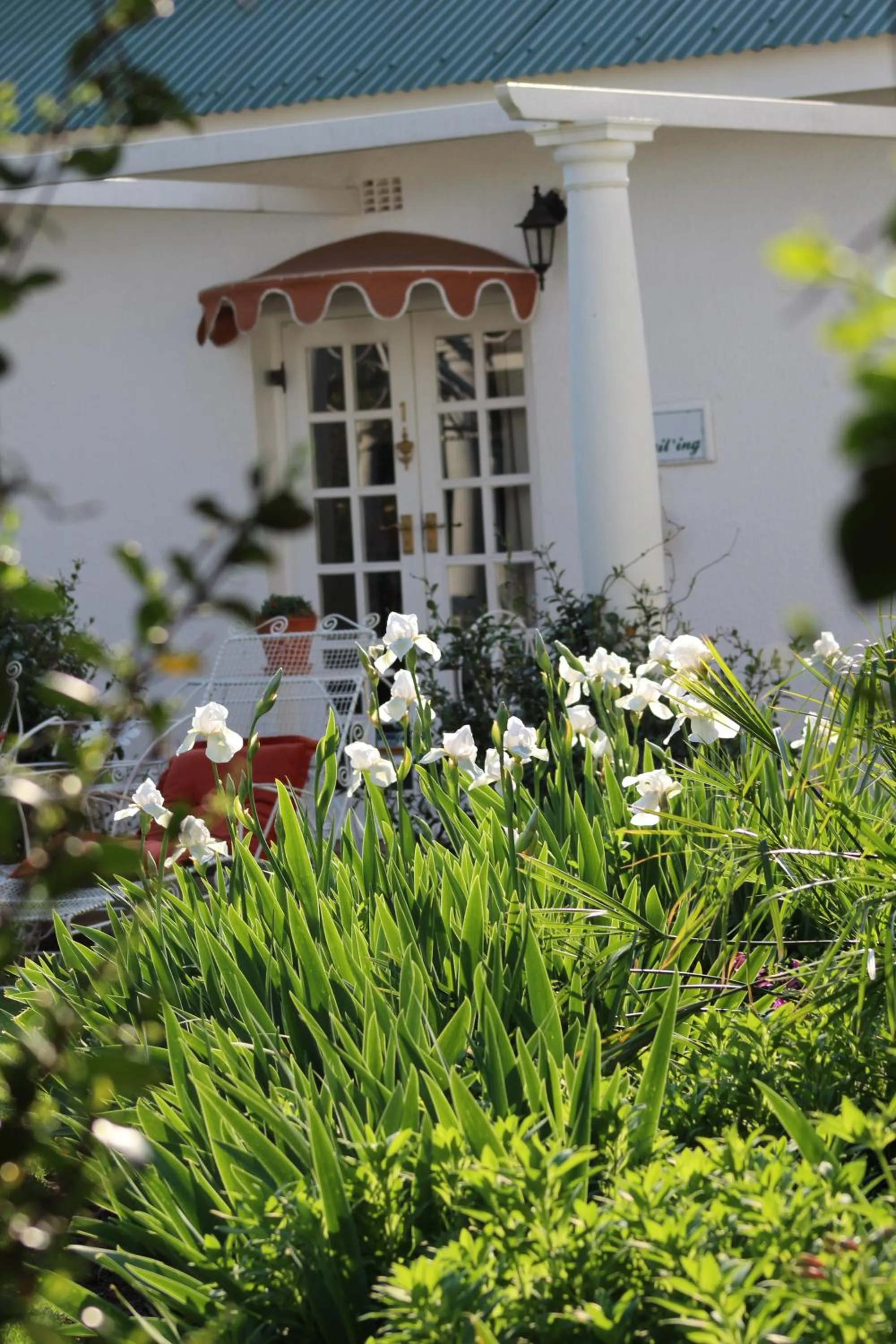 Patio in A Tapestry Garden Guest House