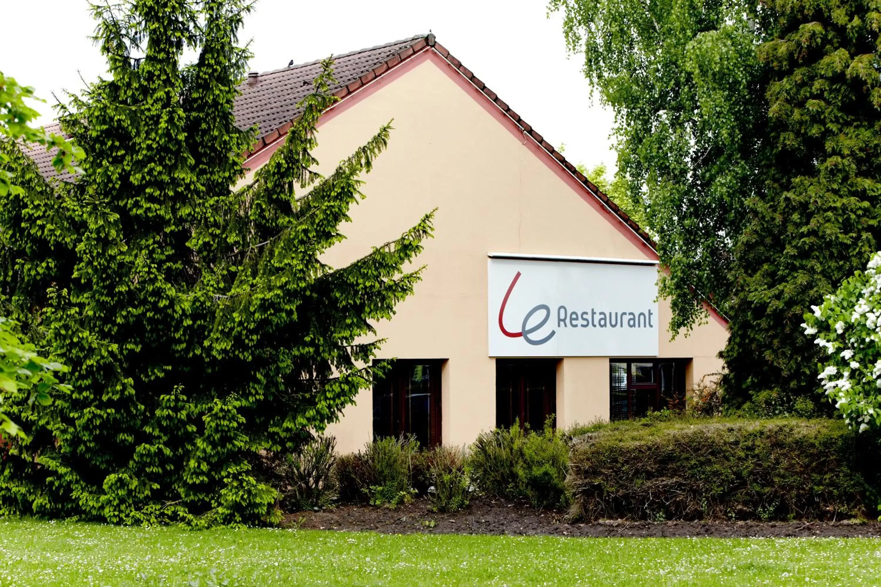 Facade/entrance, Property Building in Campanile Maubeuge