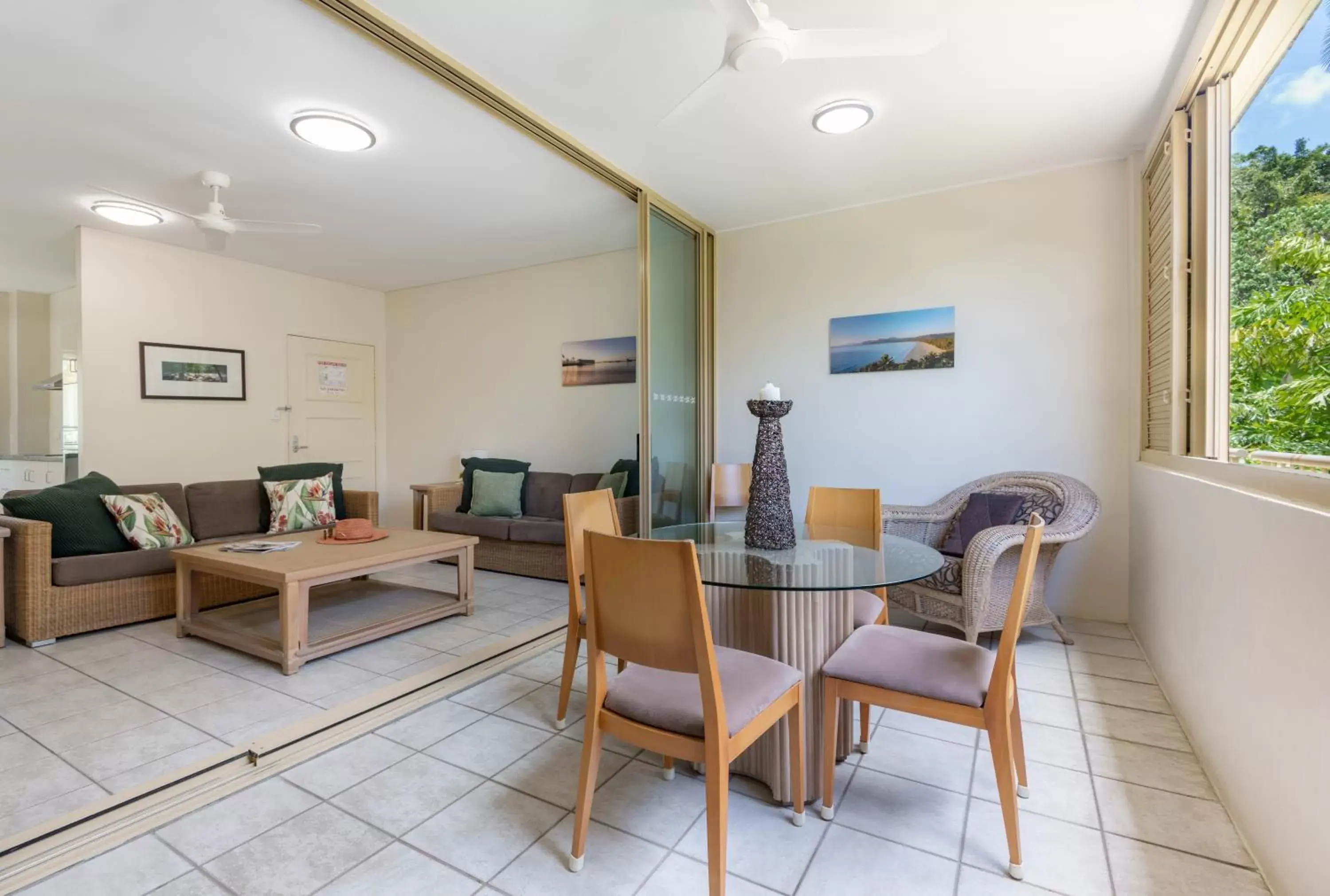 Living room, Dining Area in Silkari Reflections of Port Douglas
