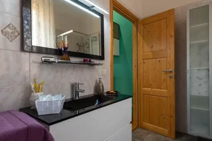 Bathroom, Kitchen/Kitchenette in Domus Domas