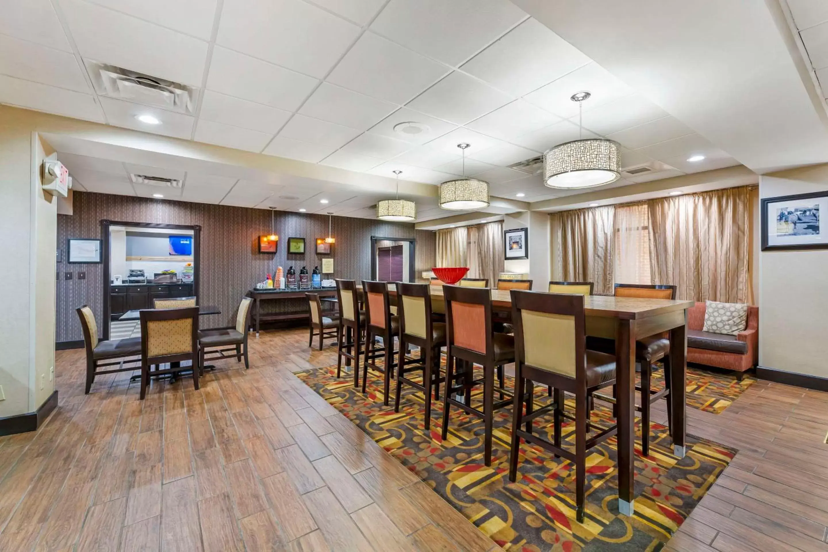 Breakfast, Restaurant/Places to Eat in Comfort Inn