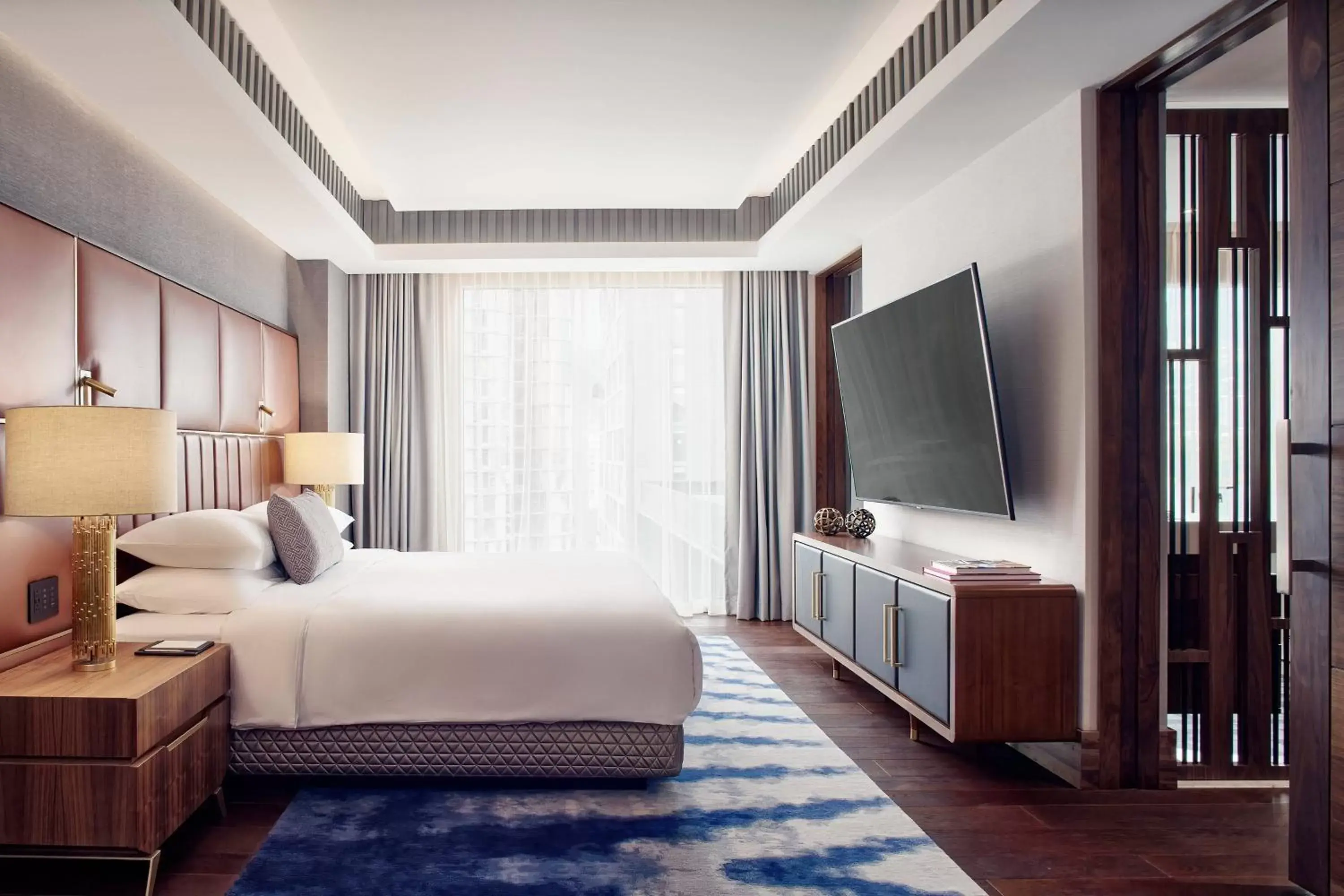Bedroom, TV/Entertainment Center in JW Marriott Hotel Monterrey Valle