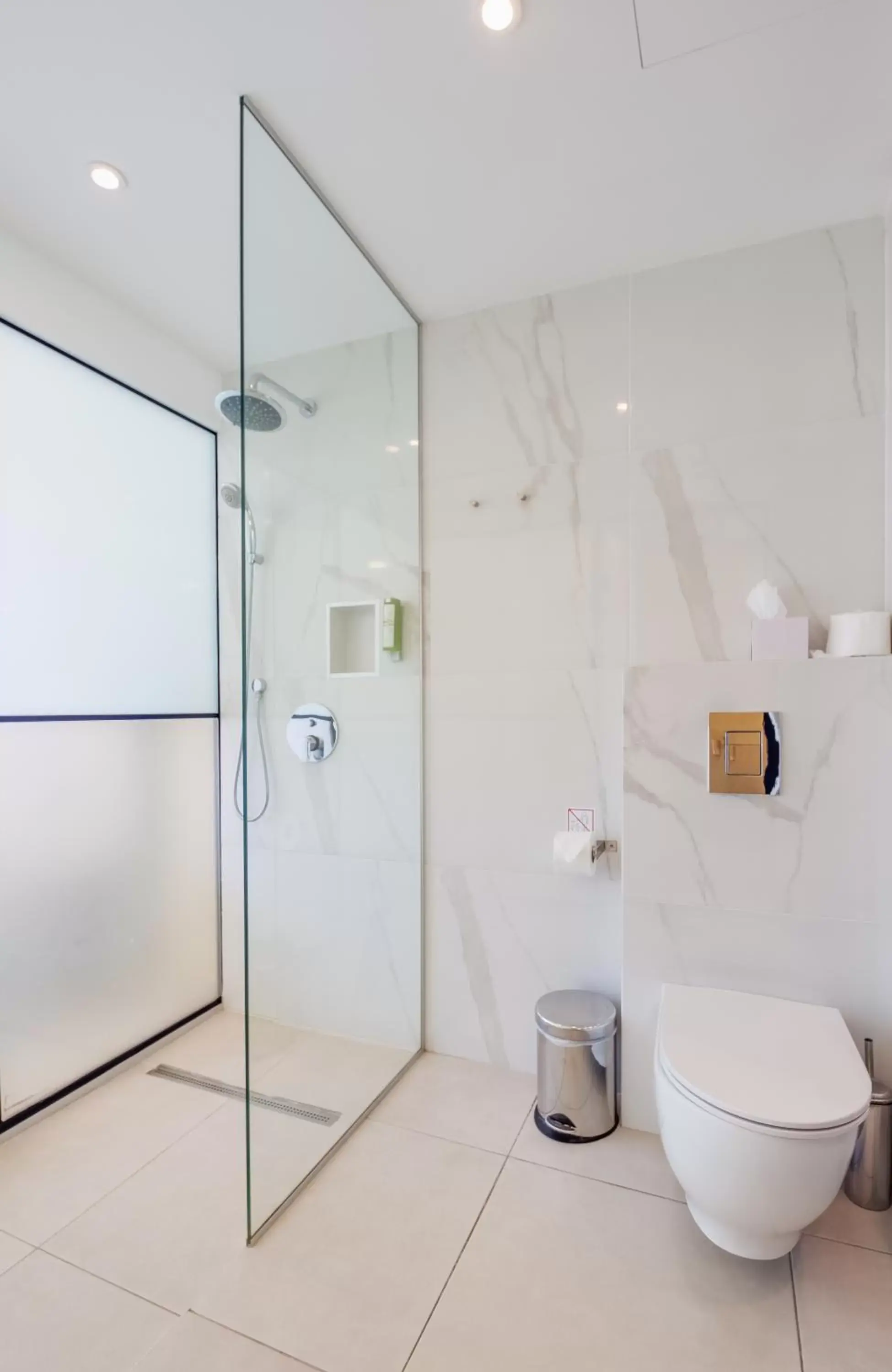 Shower, Bathroom in Napa Mermaid Hotel & Suites