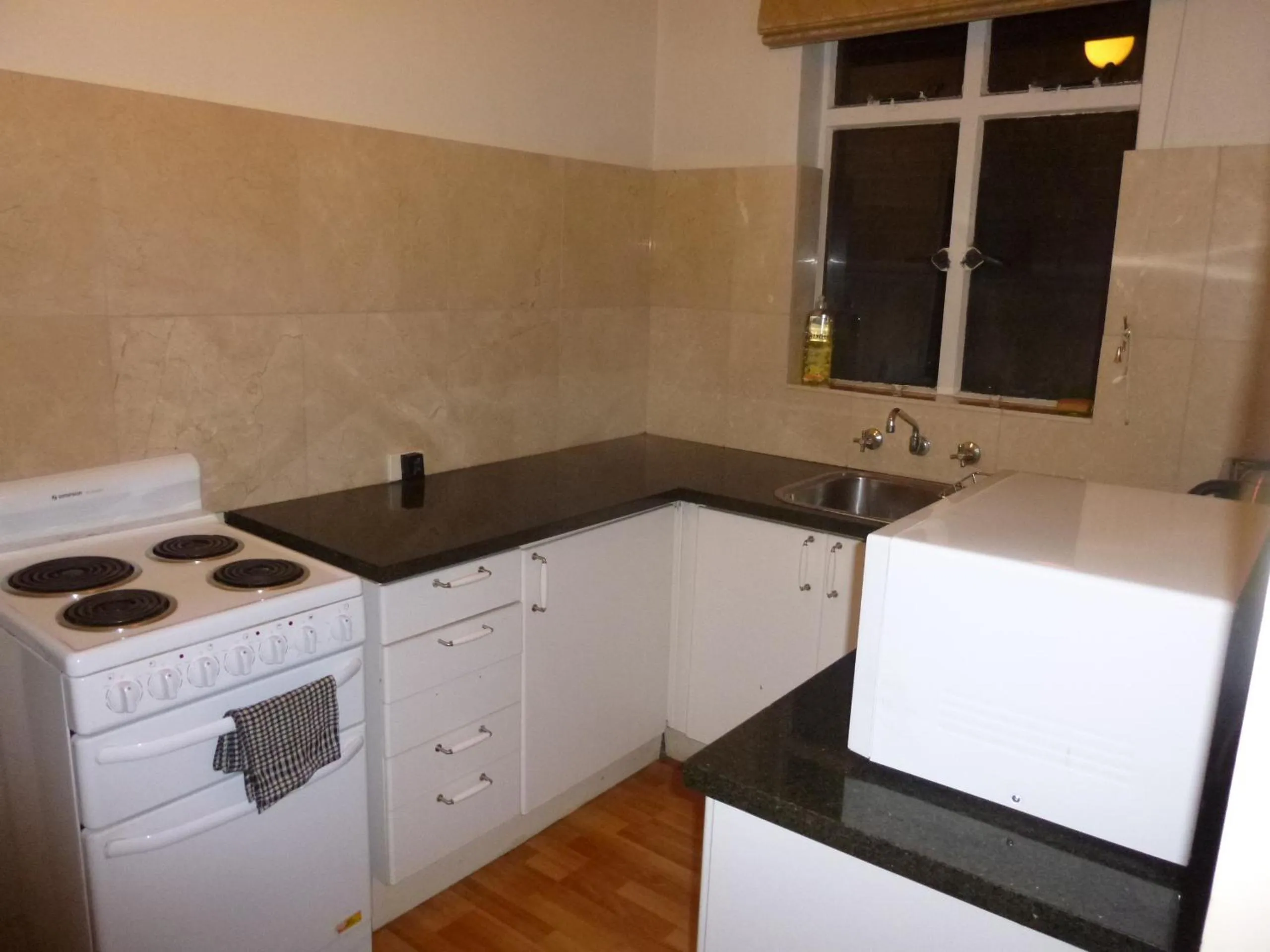 Kitchen or kitchenette in City Centre Budget Hotel