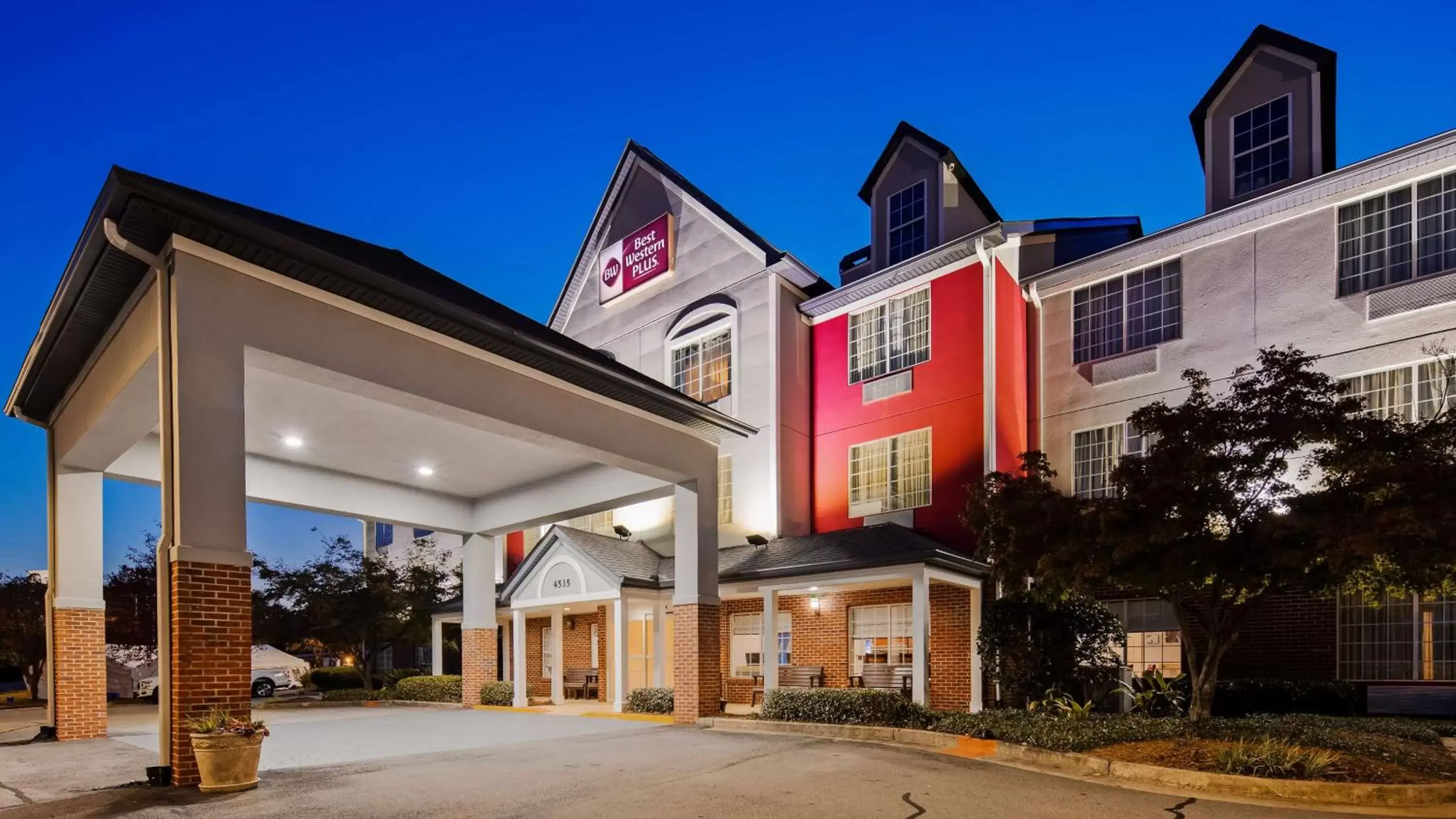 Property Building in Best Western Plus Lake Lanier Gainesville Hotel & Suites
