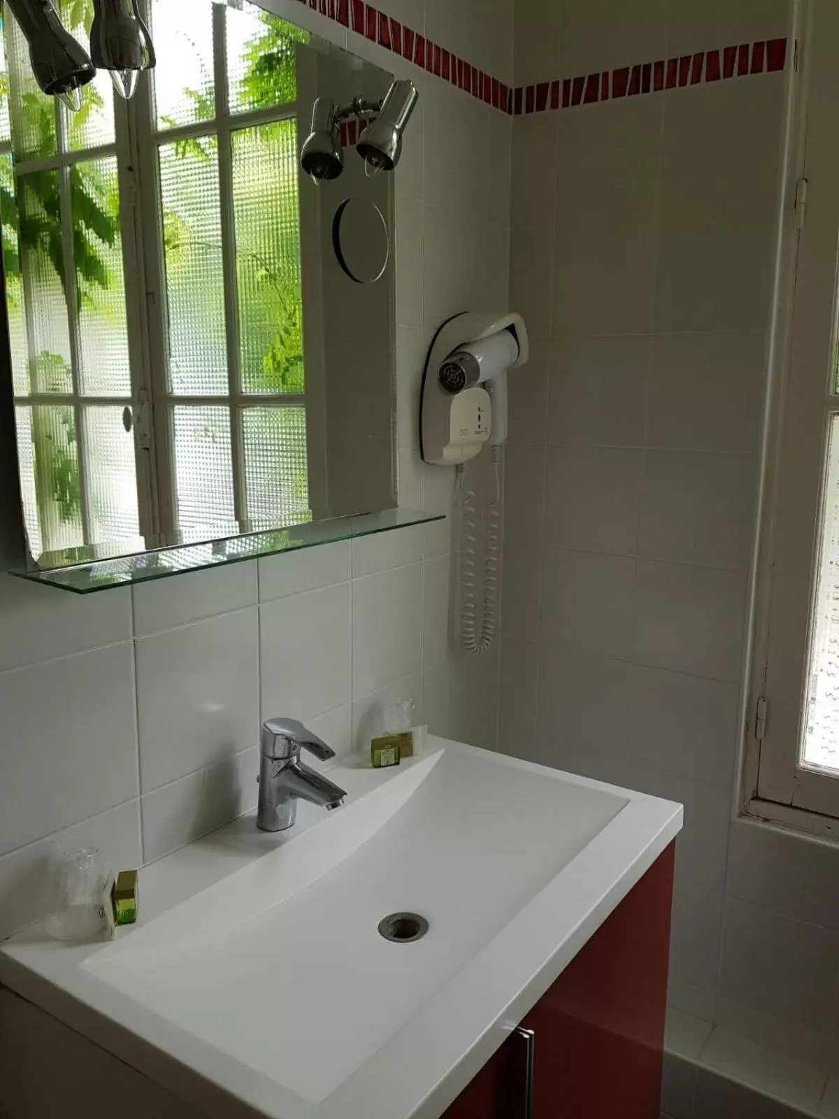 Bathroom in Hotel Restaurant Pavillon Bleu