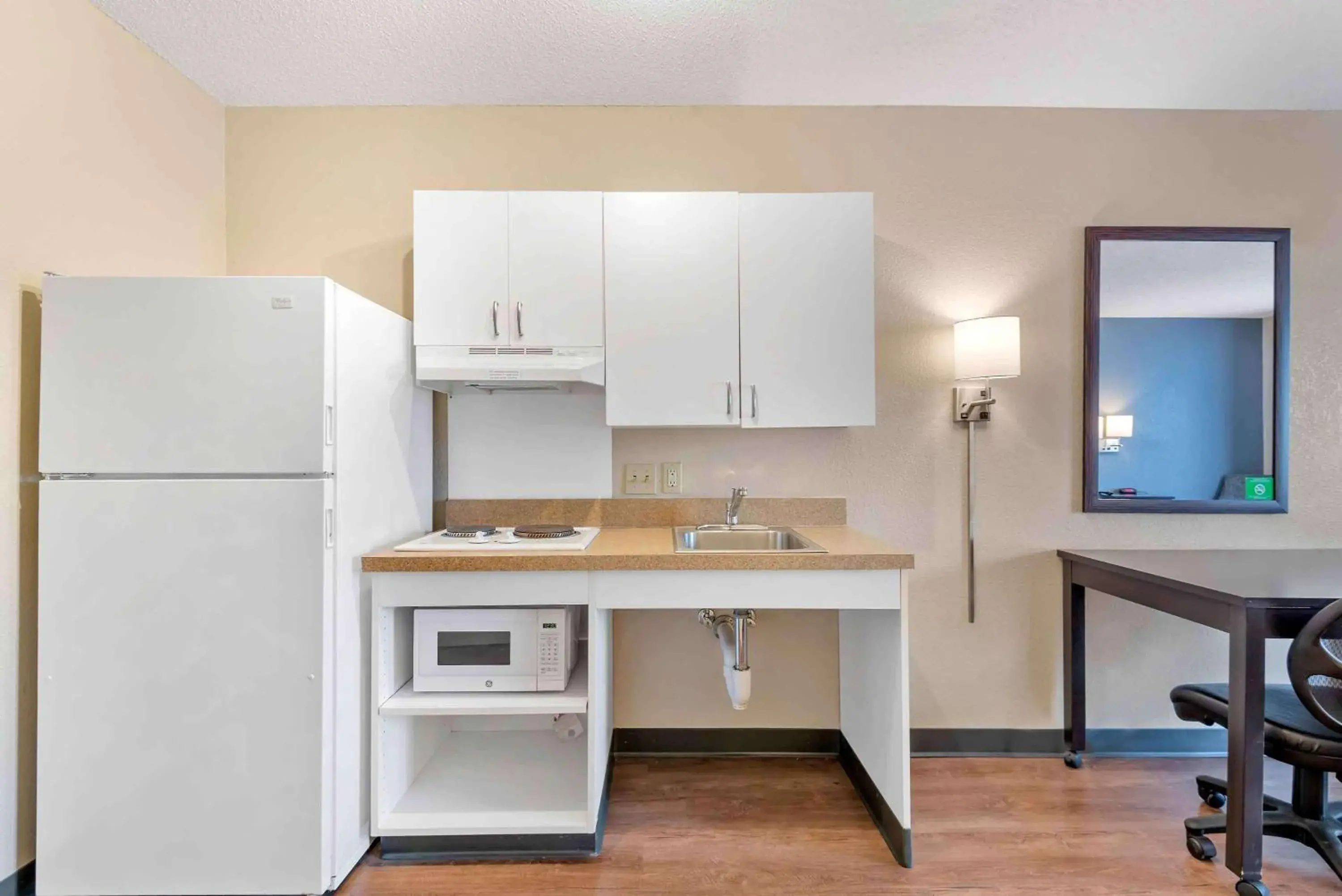 Bedroom, Kitchen/Kitchenette in Extended Stay America Suites - Charlotte - University Place