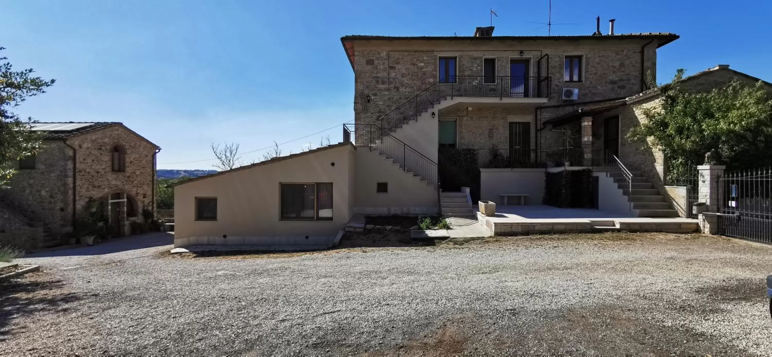 Facade/entrance, Property Building in San Paterno B&B