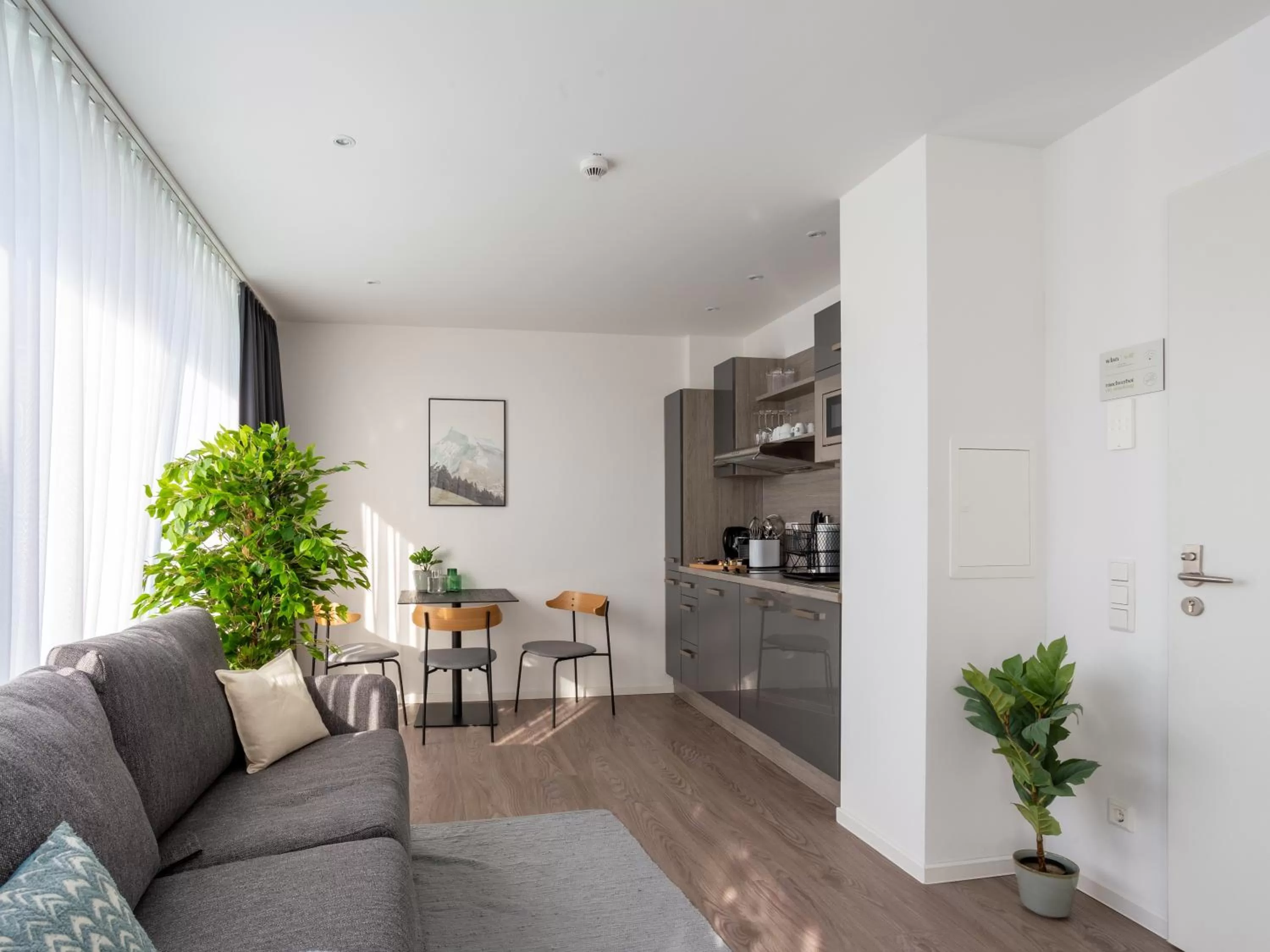 Kitchen or kitchenette in Limehome Köln Friesenplatz - Digital Access